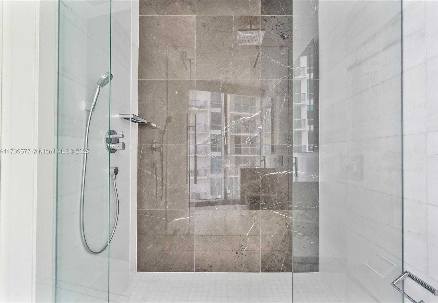 Small Image of 300 BISCAYNE BLVD WAY #2701, Miami Number 40