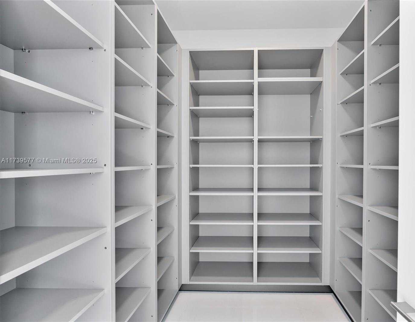 Small Image of 300 BISCAYNE BLVD WAY #2701, Miami Number 41