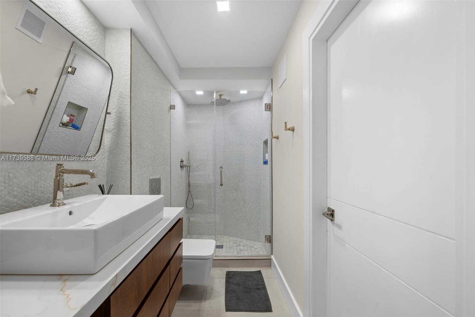 Small Image of 1121 CRANDON BLVD #E503, Key Biscayne Number 16