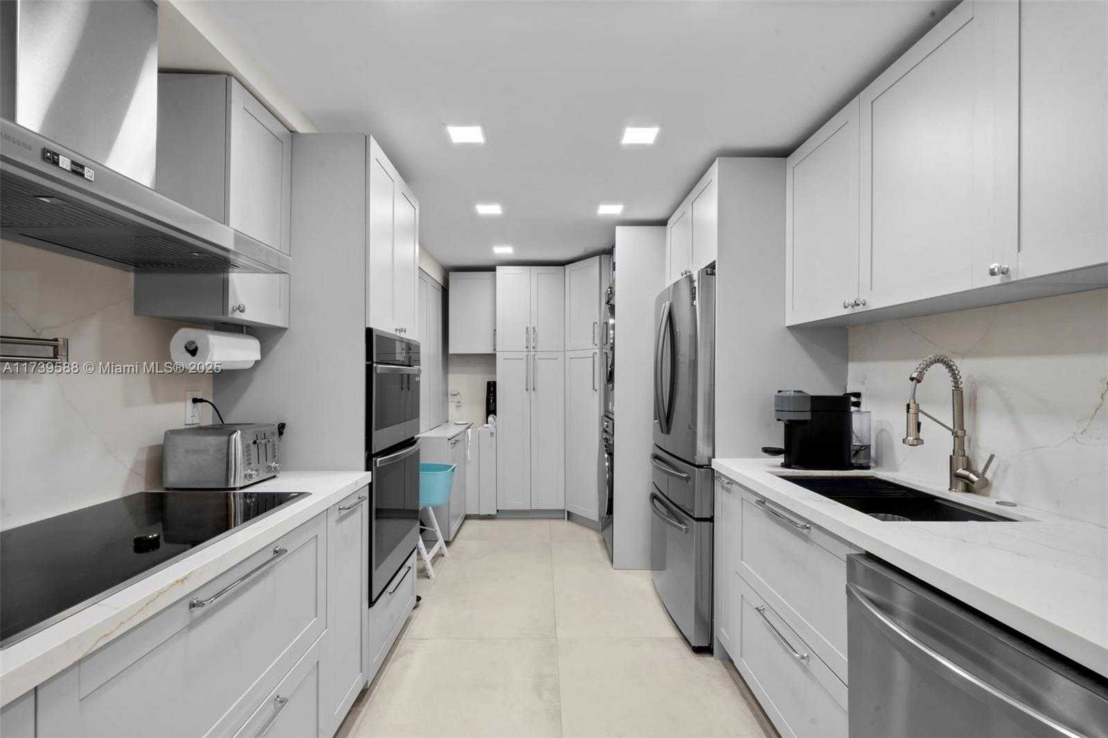 Small Image of 1121 CRANDON BLVD #E503, Key Biscayne Number 3