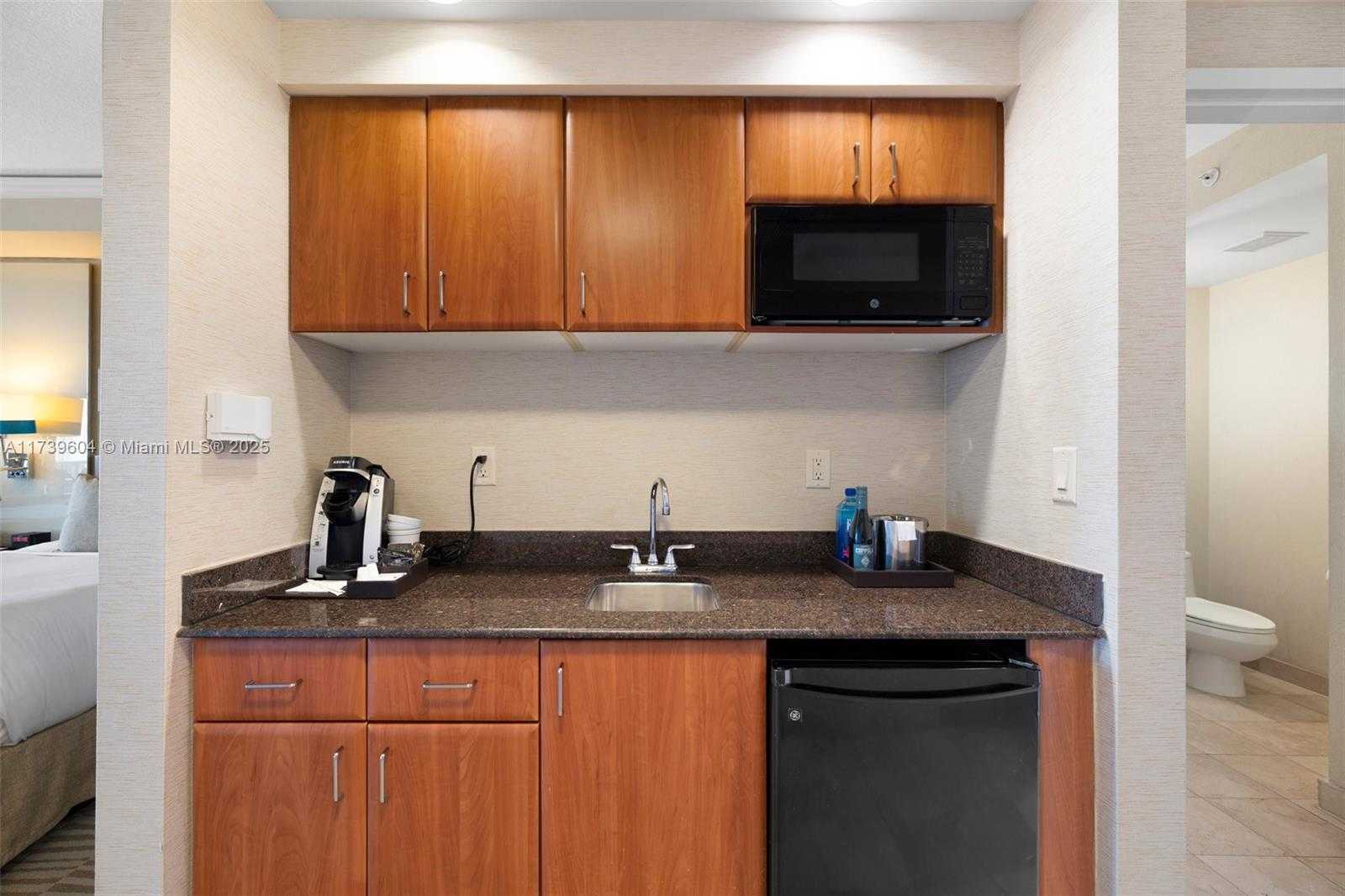 Small Image of 18001 COLLINS AVE #803, Sunny Isles Beach Number 10