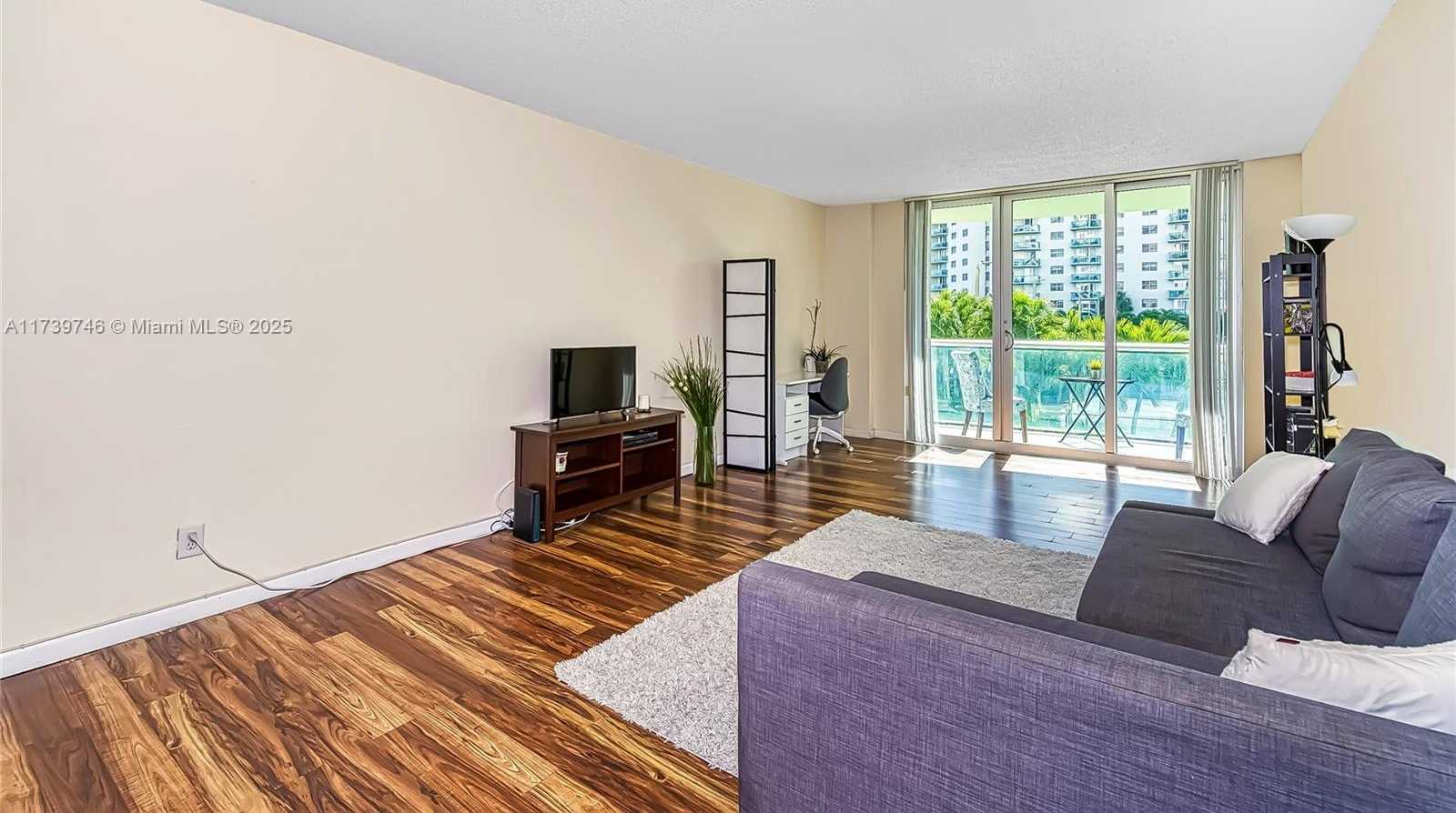 Small Image of Building B, 19380 Collins Ave, Sunny Isles Beach, FL 33160, USA Number 14