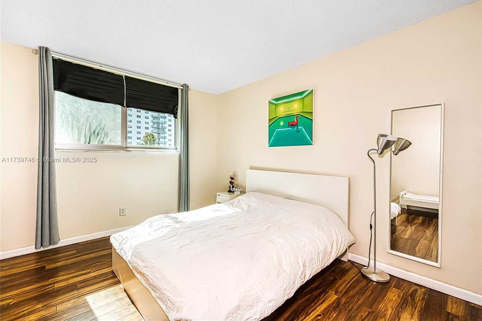 Small Image of Building B, 19380 Collins Ave, Sunny Isles Beach, FL 33160, USA Number 17