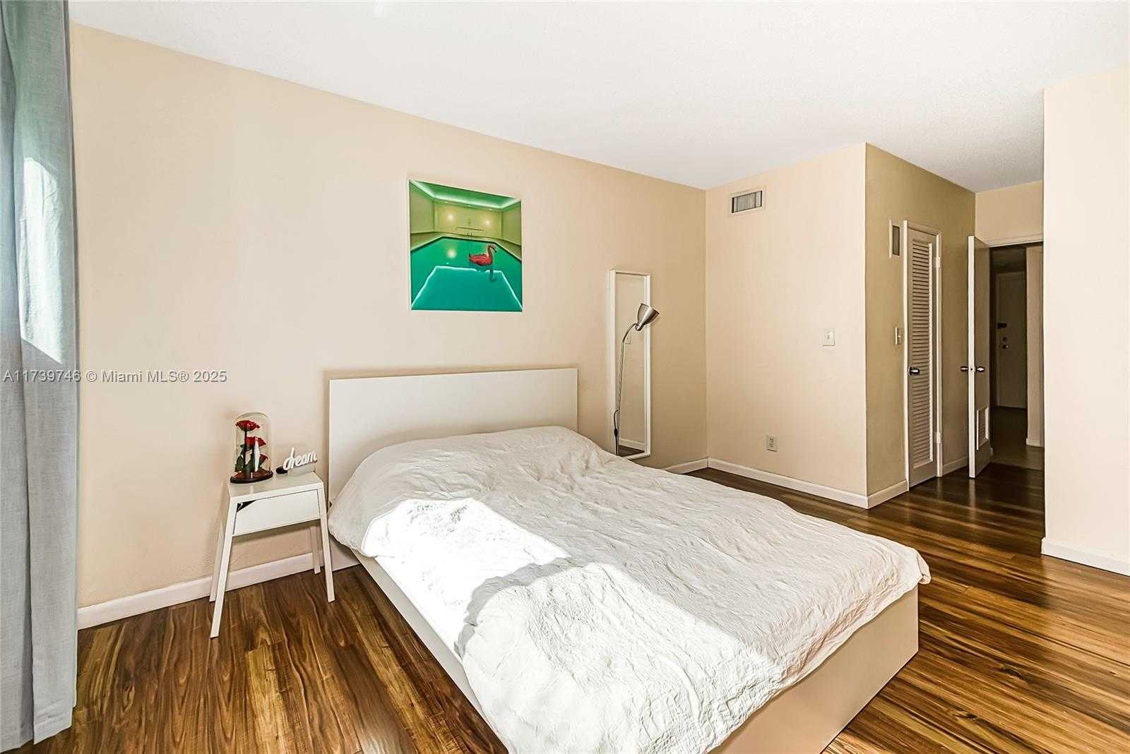 Small Image of Building B, 19380 Collins Ave, Sunny Isles Beach, FL 33160, USA Number 21