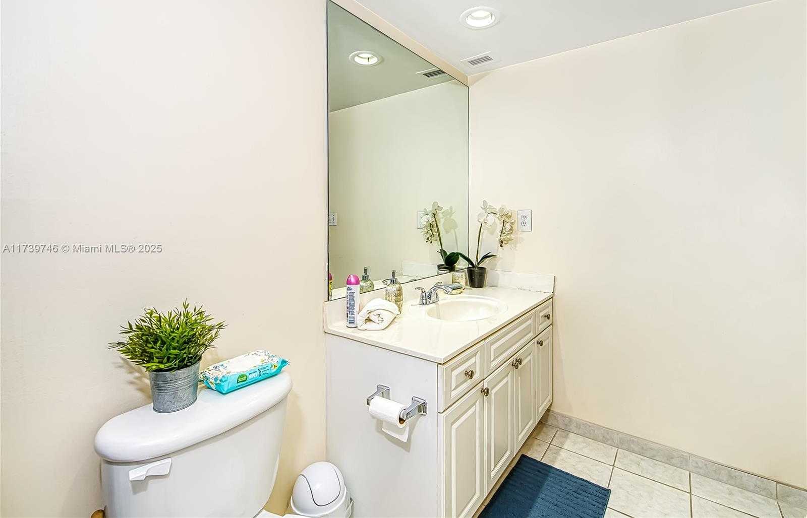 Small Image of Building B, 19380 Collins Ave, Sunny Isles Beach, FL 33160, USA Number 28