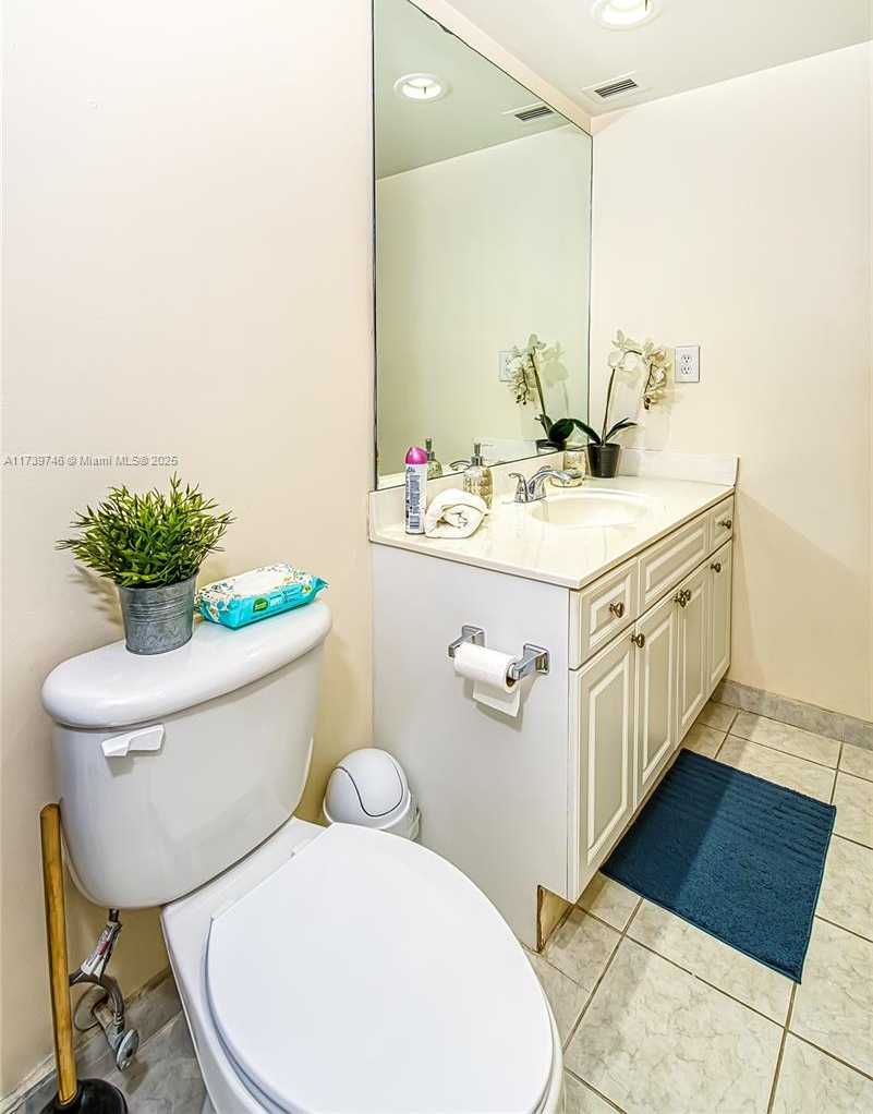 Small Image of Building B, 19380 Collins Ave, Sunny Isles Beach, FL 33160, USA Number 29