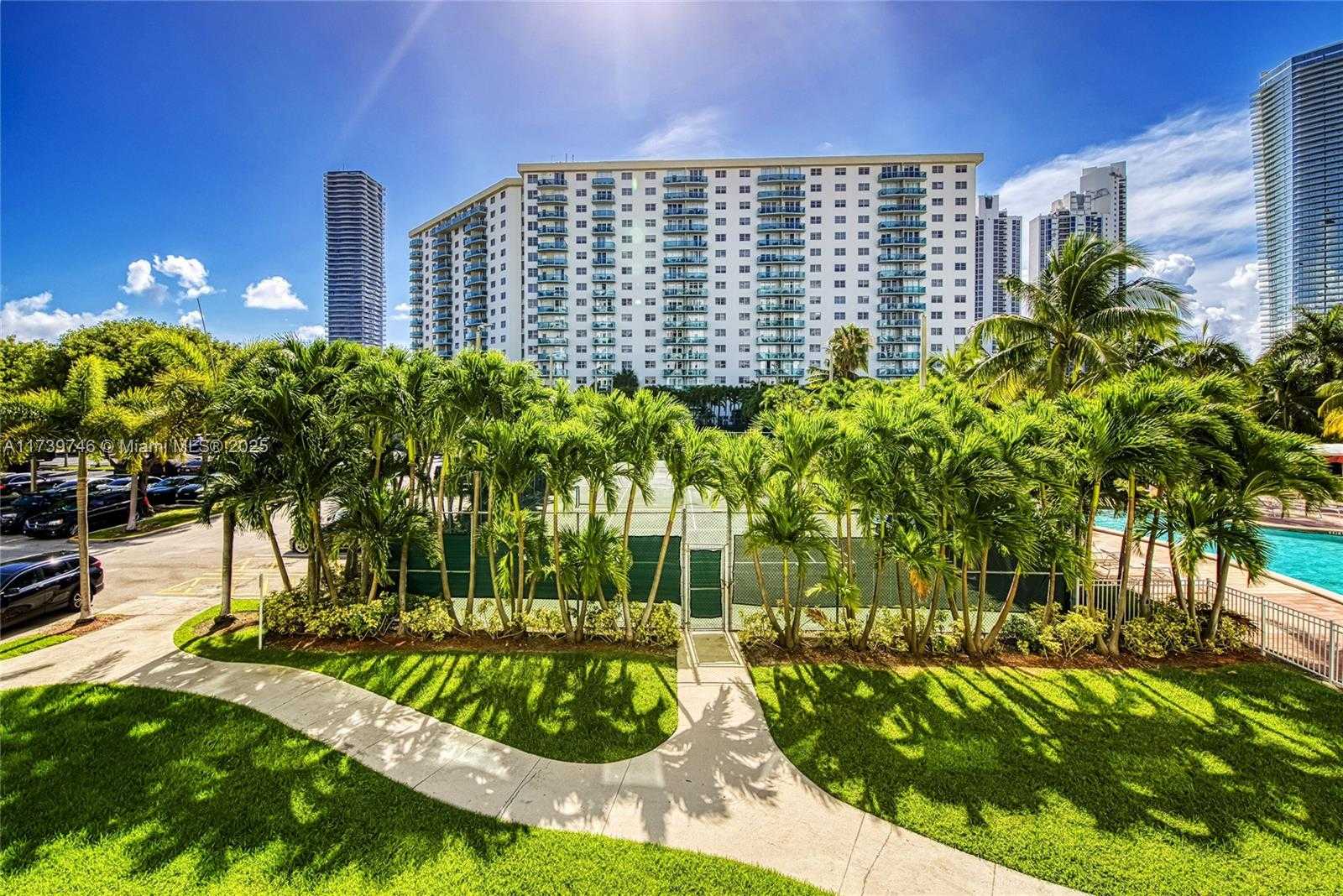 Small Image of Building B, 19380 Collins Ave, Sunny Isles Beach, FL 33160, USA Number 35