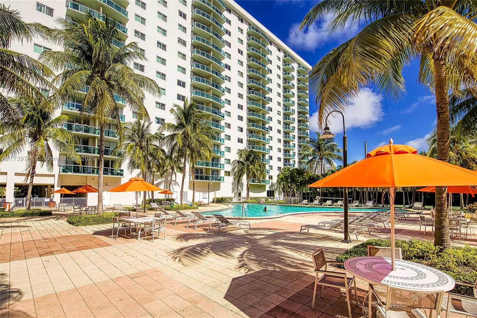 Small Image of Building B, 19380 Collins Ave, Sunny Isles Beach, FL 33160, USA Number 43