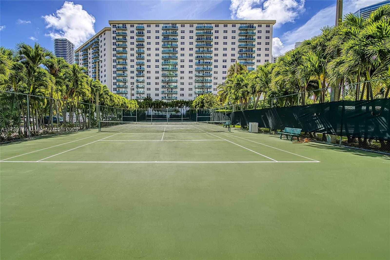 Small Image of Building B, 19380 Collins Ave, Sunny Isles Beach, FL 33160, USA Number 49