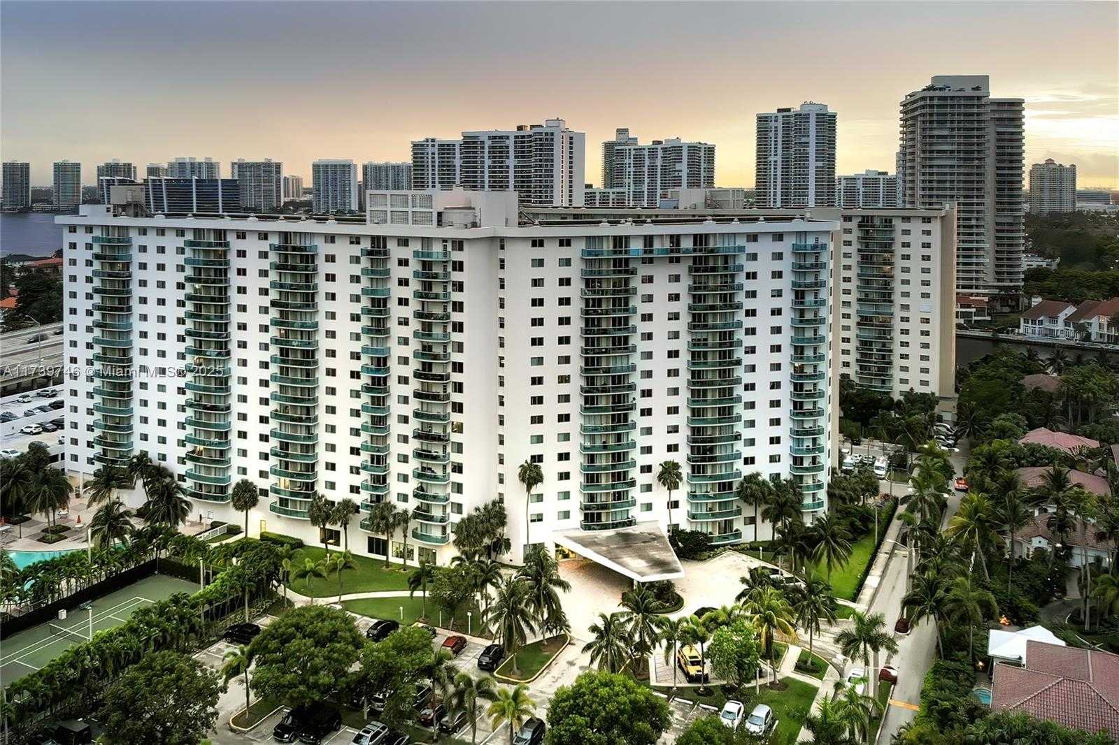 Small Image of Building B, 19380 Collins Ave, Sunny Isles Beach, FL 33160, USA Number 54
