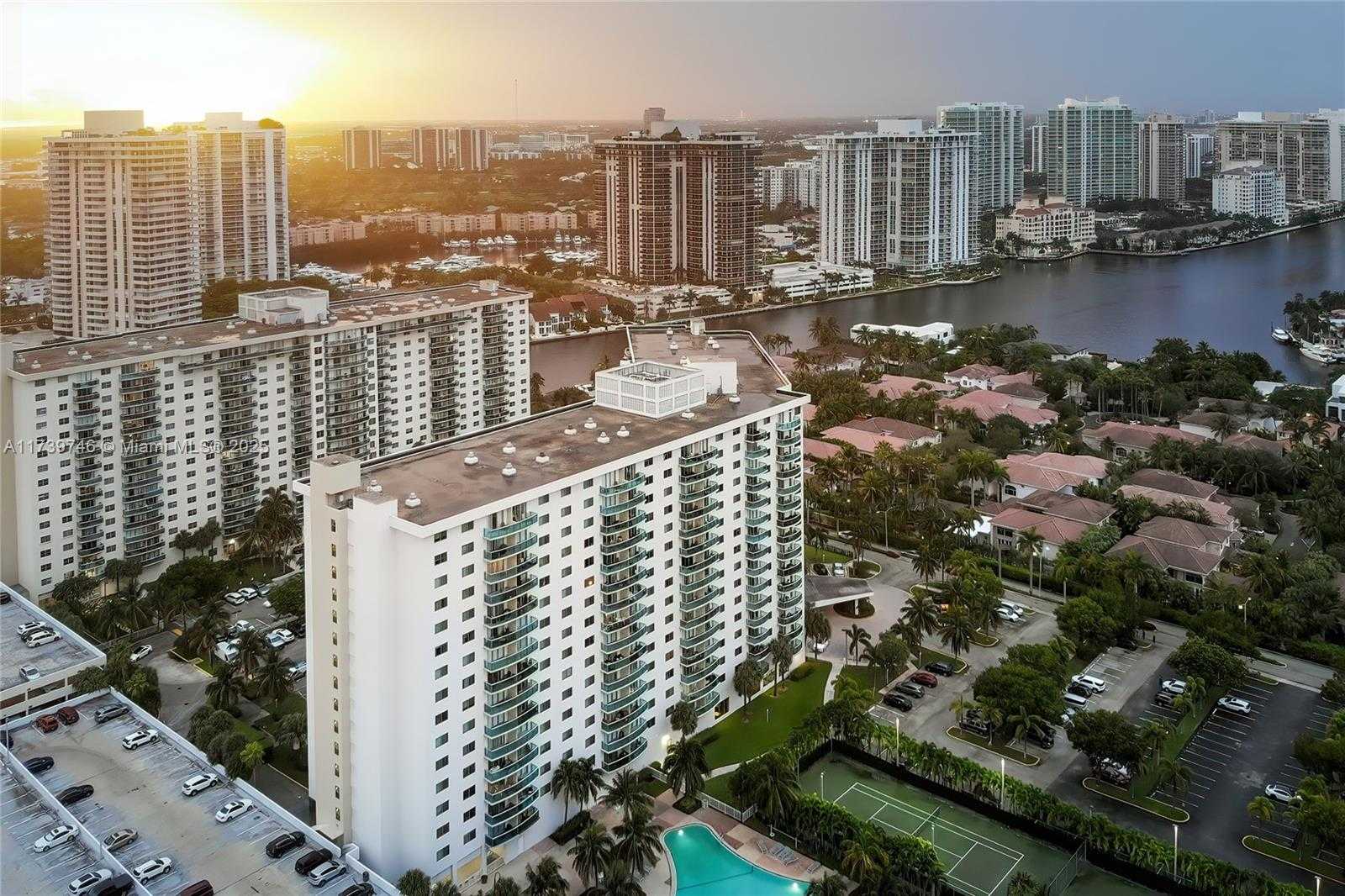 Small Image of Building B, 19380 Collins Ave, Sunny Isles Beach, FL 33160, USA Number 58