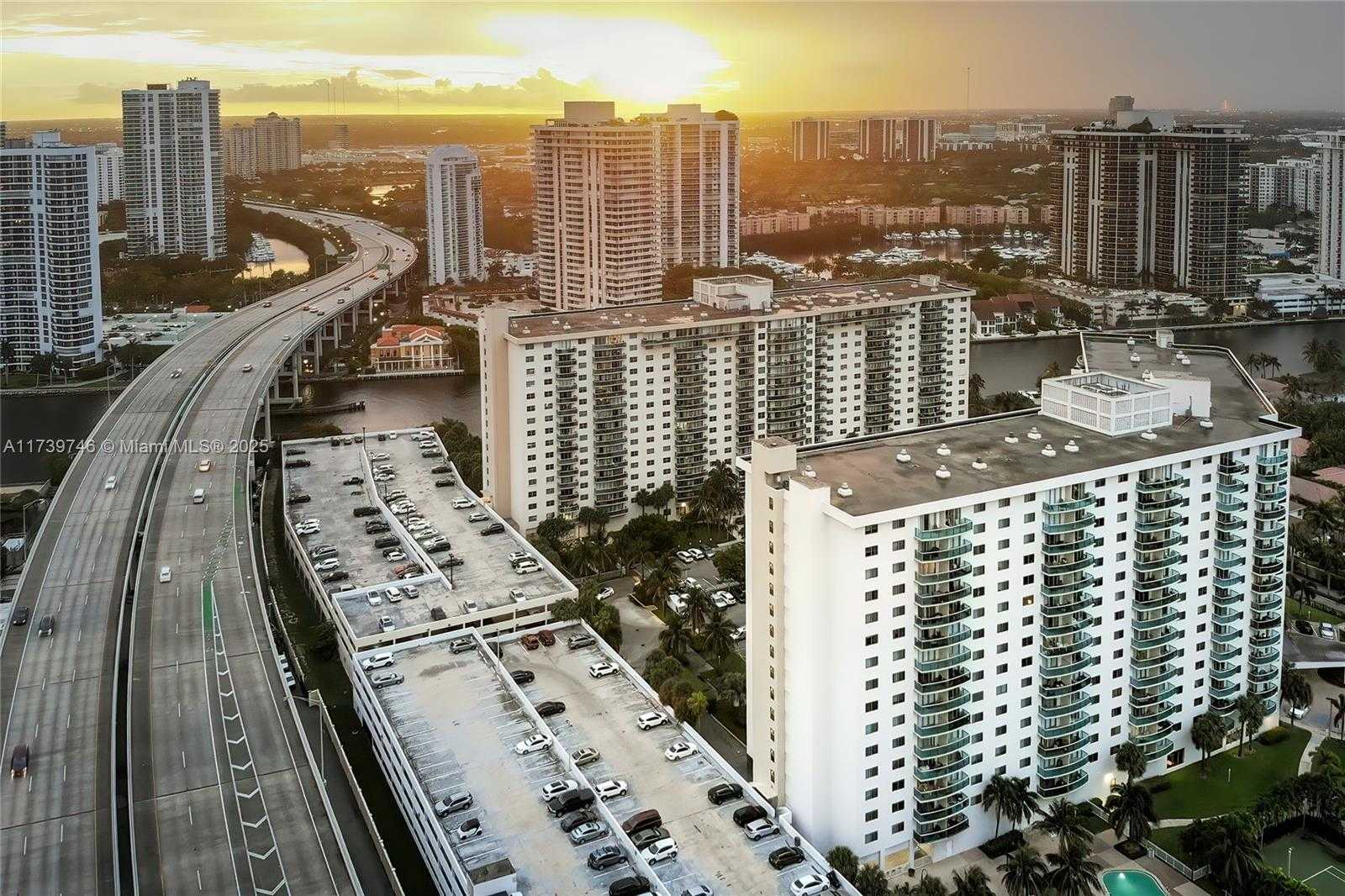 Small Image of Building B, 19380 Collins Ave, Sunny Isles Beach, FL 33160, USA Number 59
