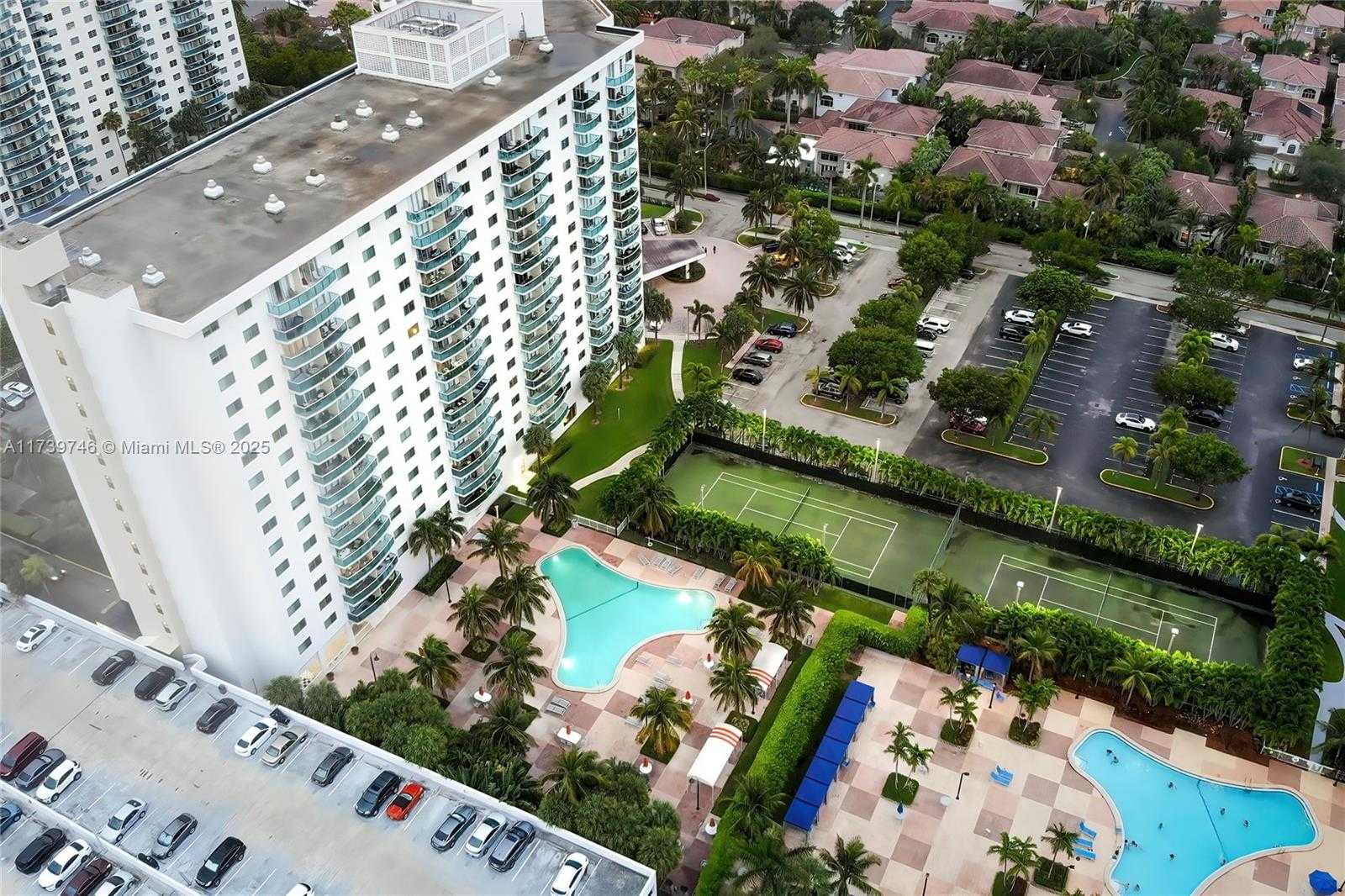 Small Image of Building B, 19380 Collins Ave, Sunny Isles Beach, FL 33160, USA Number 60
