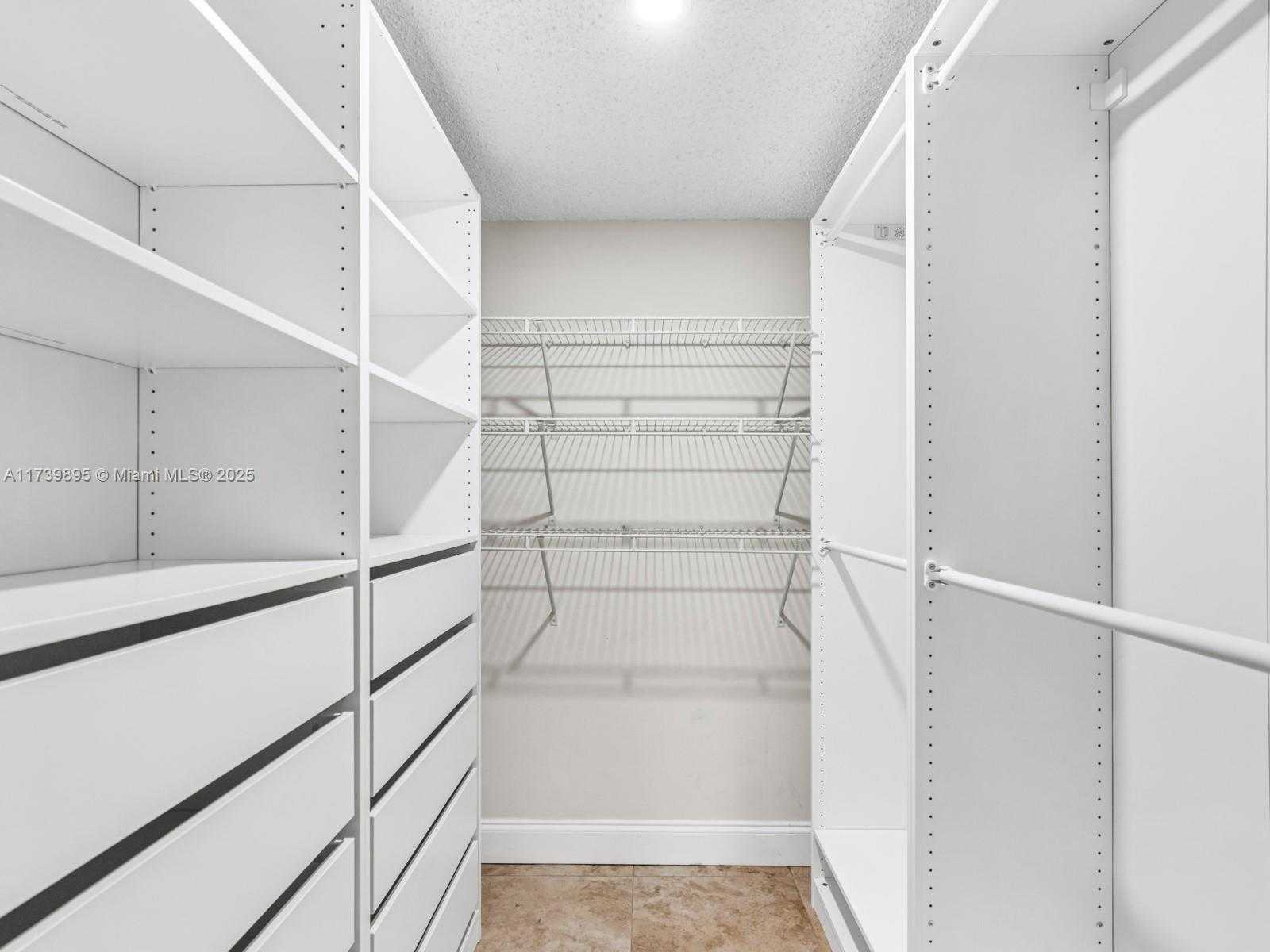 Small Image of 10900 SW 104th St, Miami, FL 33176, USA Number 10