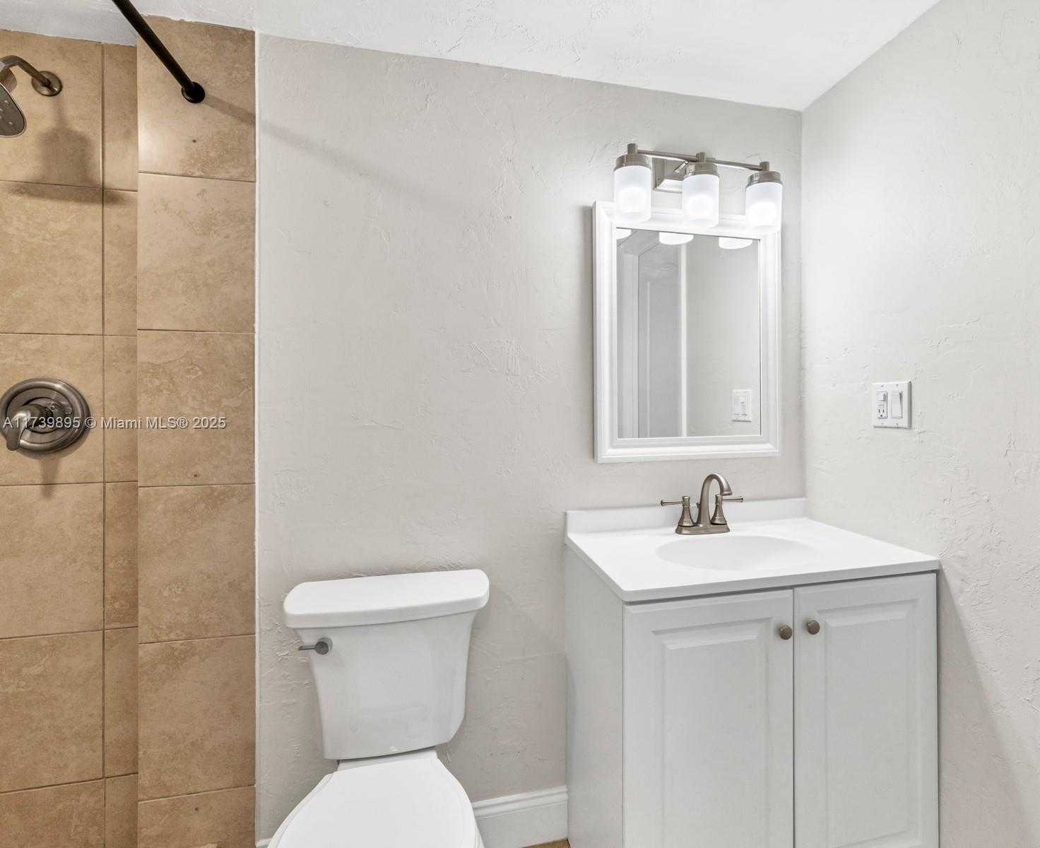Small Image of 10900 SW 104th St, Miami, FL 33176, USA Number 18