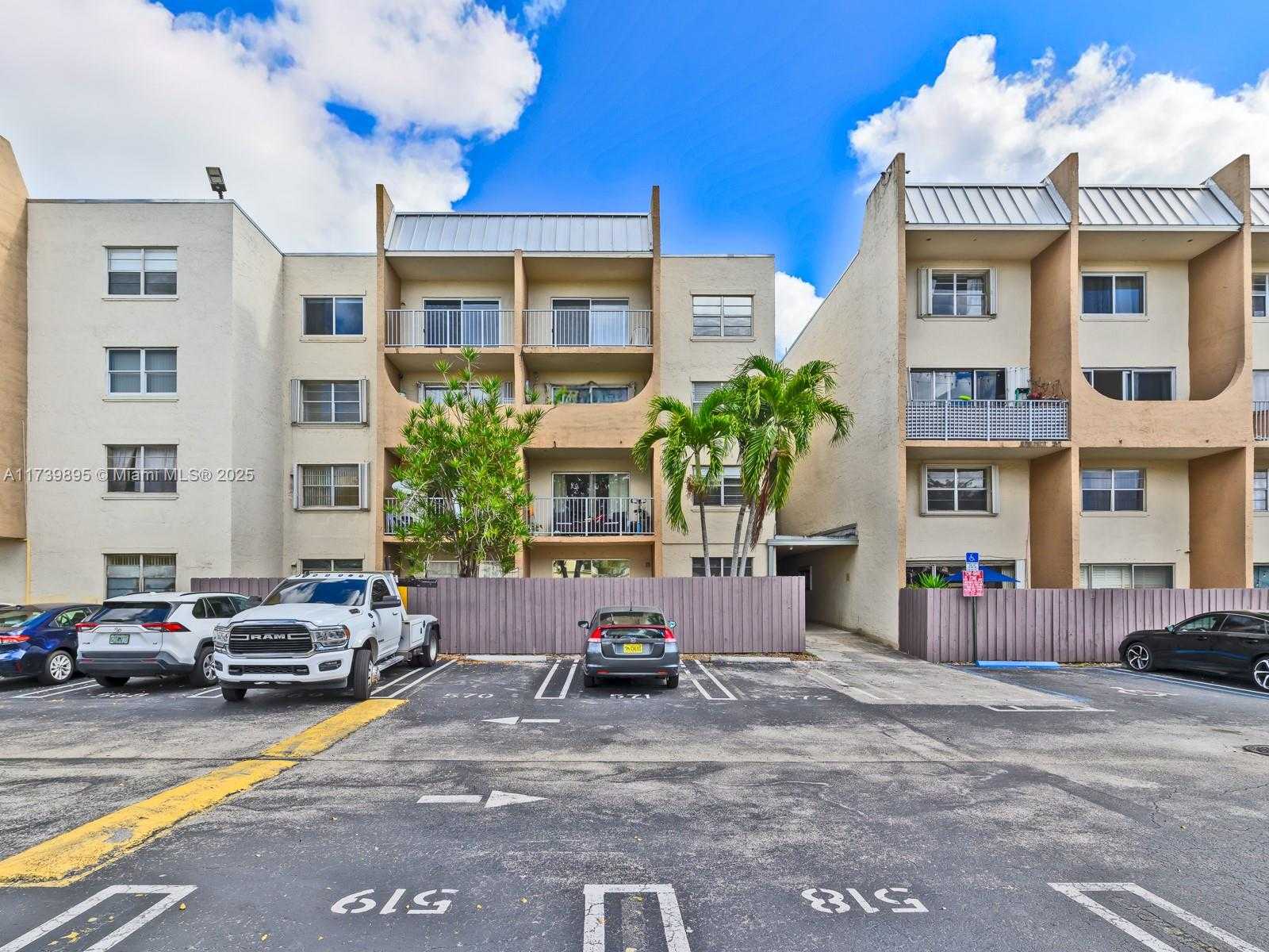 Small Image of 10900 SW 104th St, Miami, FL 33176, USA Number 2