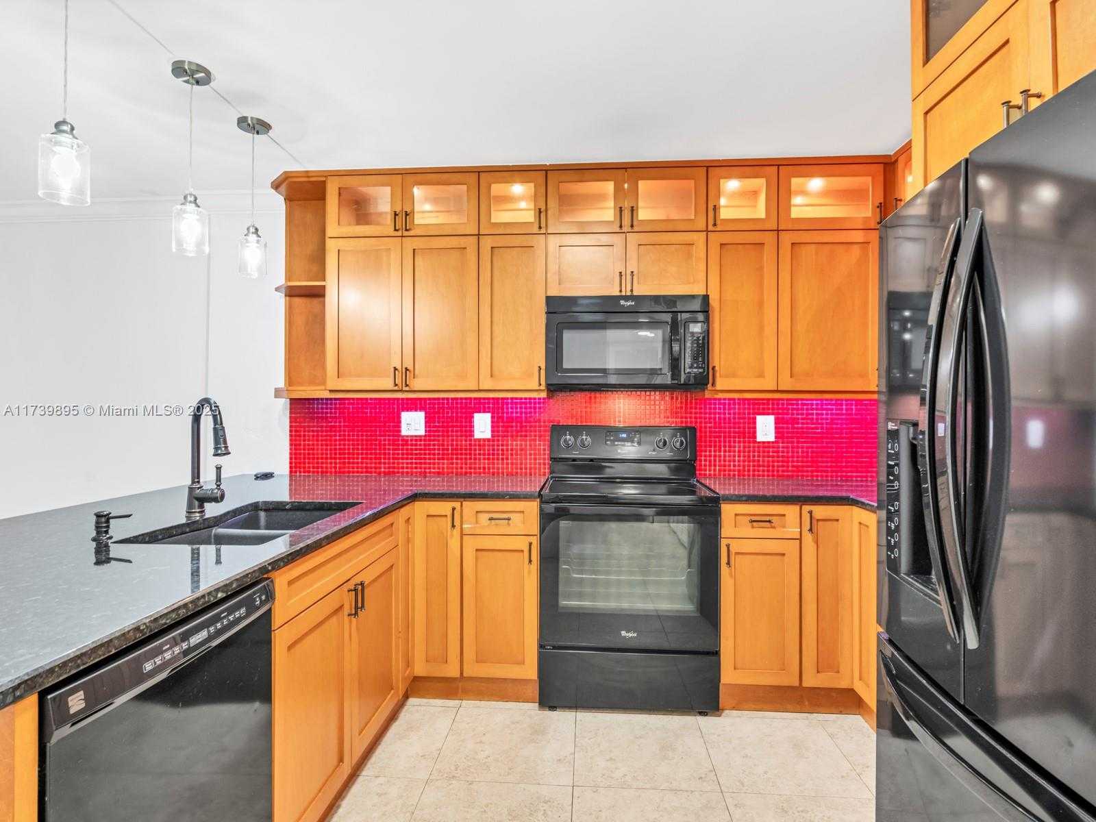 Small Image of 10900 SW 104th St, Miami, FL 33176, USA Number 21