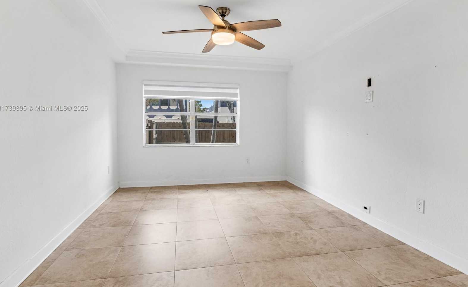 Small Image of 10900 SW 104th St, Miami, FL 33176, USA Number 27