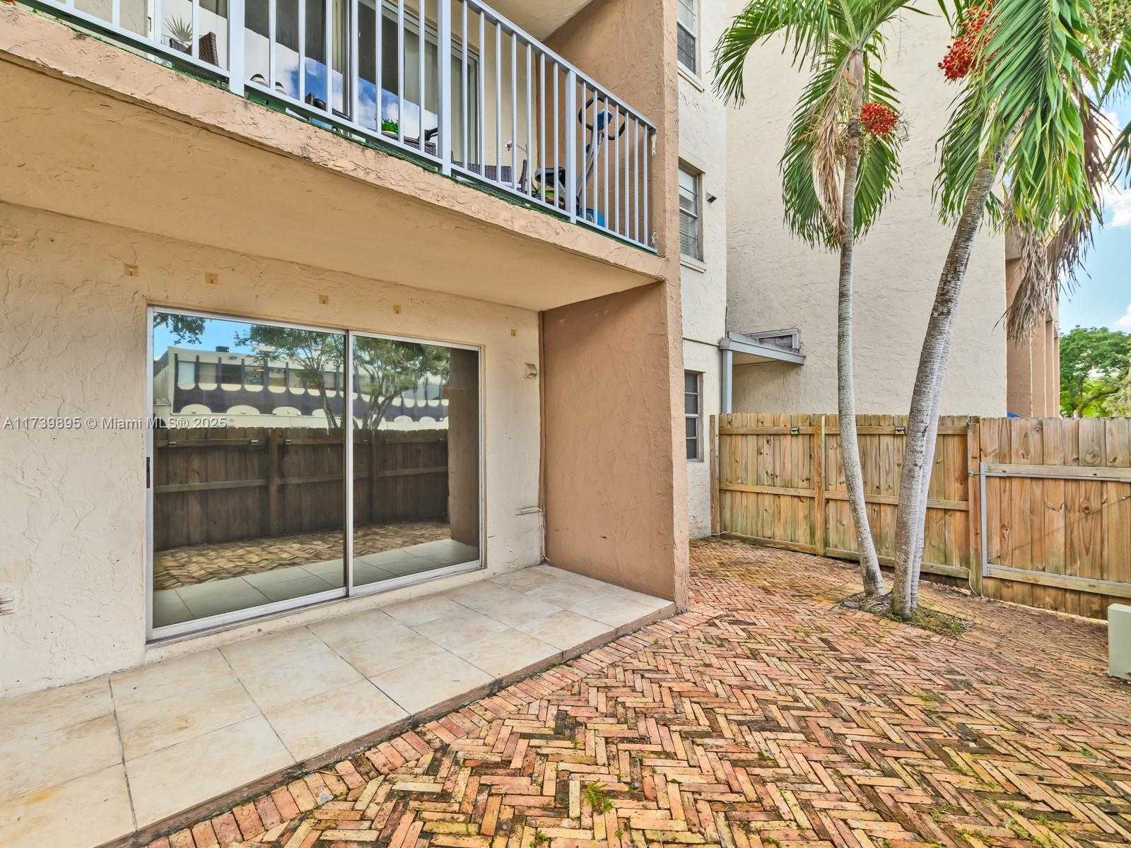 Small Image of 10900 SW 104th St, Miami, FL 33176, USA Number 29
