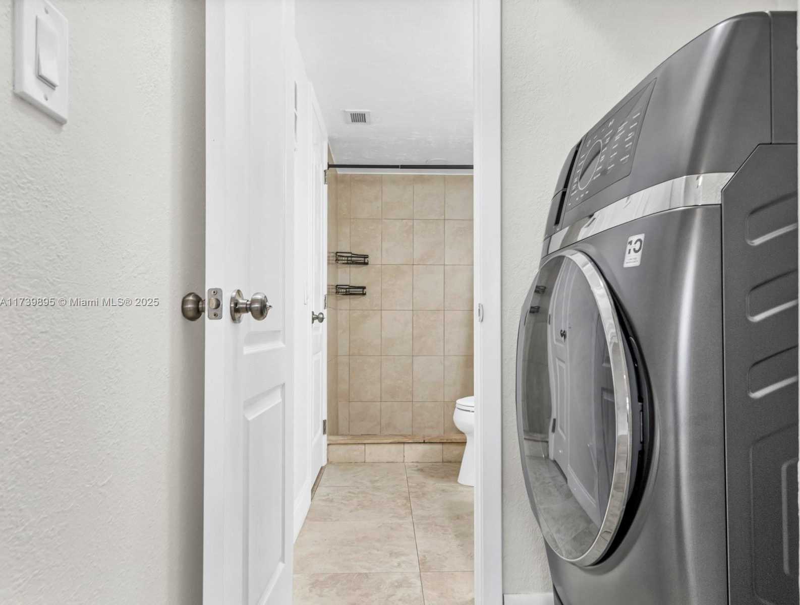 Small Image of 10900 SW 104th St, Miami, FL 33176, USA Number 4
