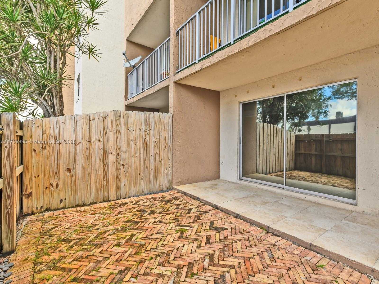 Small Image of 10900 SW 104th St, Miami, FL 33176, USA Number 5