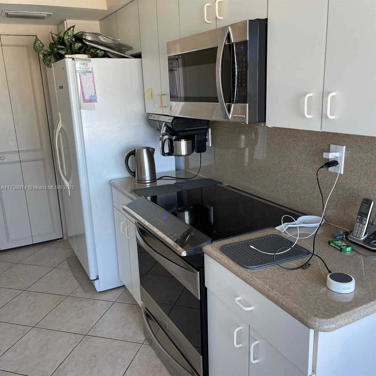 Small Image of 3500 MYSTIC POINTE DR #3505, Aventura Number 15