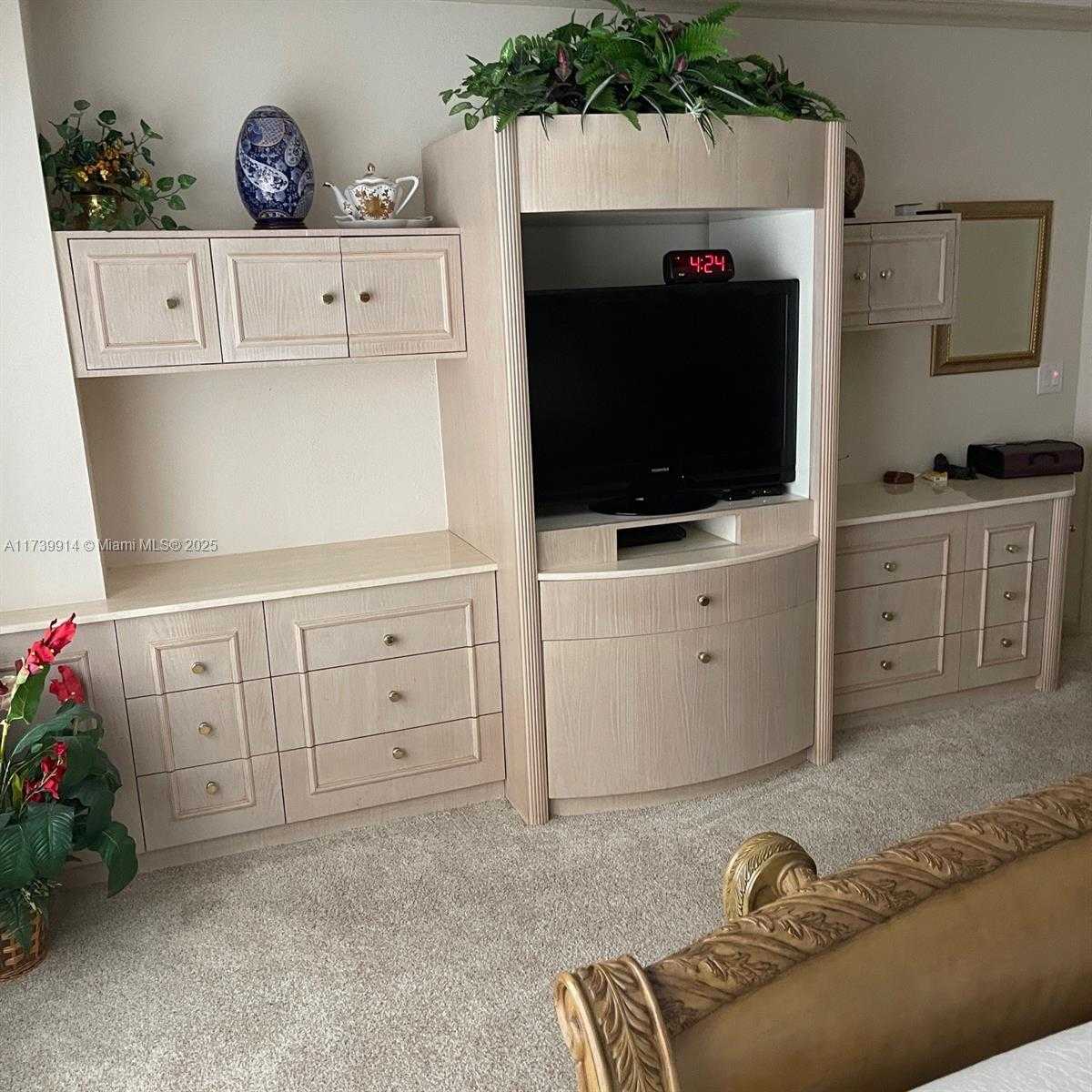Small Image of 3500 MYSTIC POINTE DR #3505, Aventura Number 18