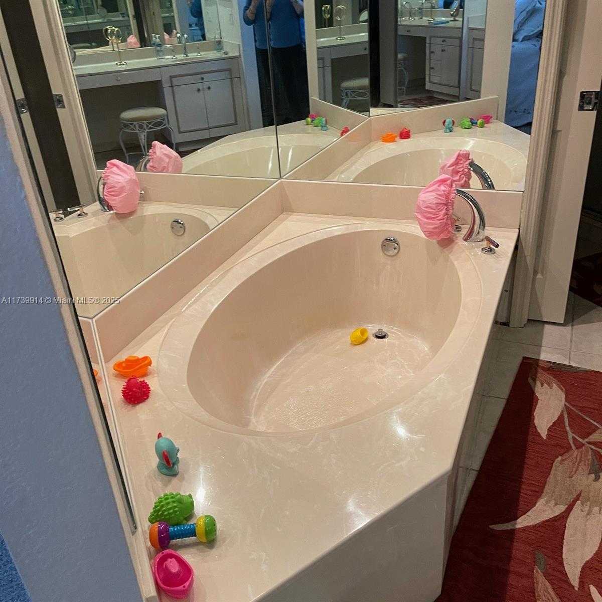Small Image of 3500 MYSTIC POINTE DR #3505, Aventura Number 21