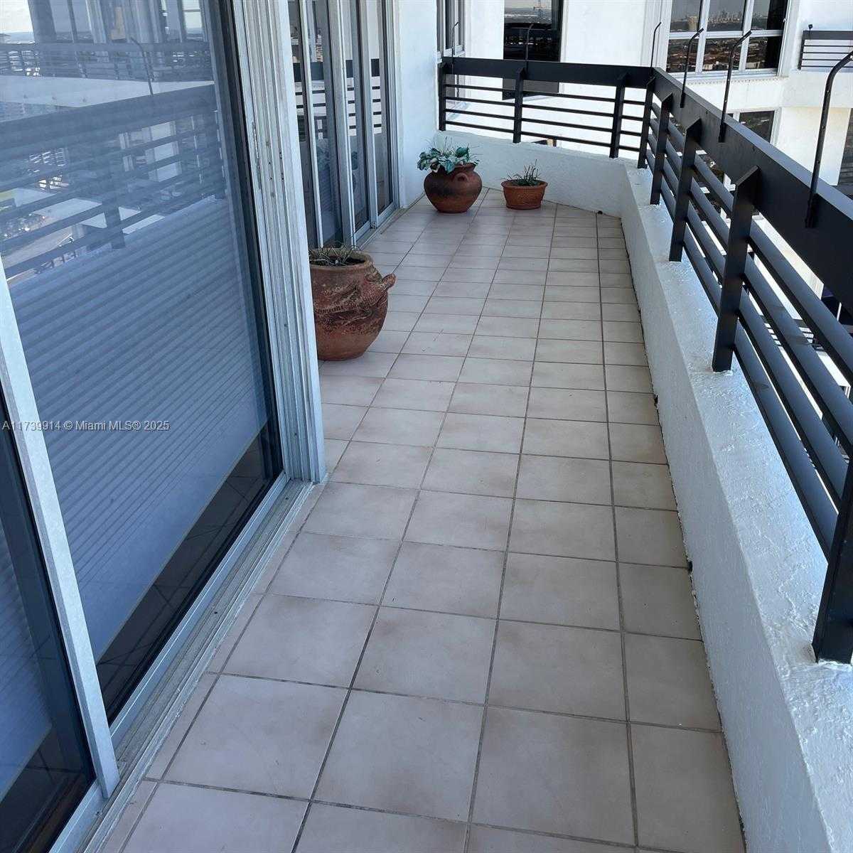 Small Image of 3500 MYSTIC POINTE DR #3505, Aventura Number 6