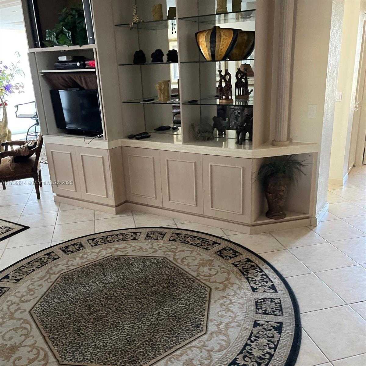 Small Image of 3500 MYSTIC POINTE DR #3505, Aventura Number 9