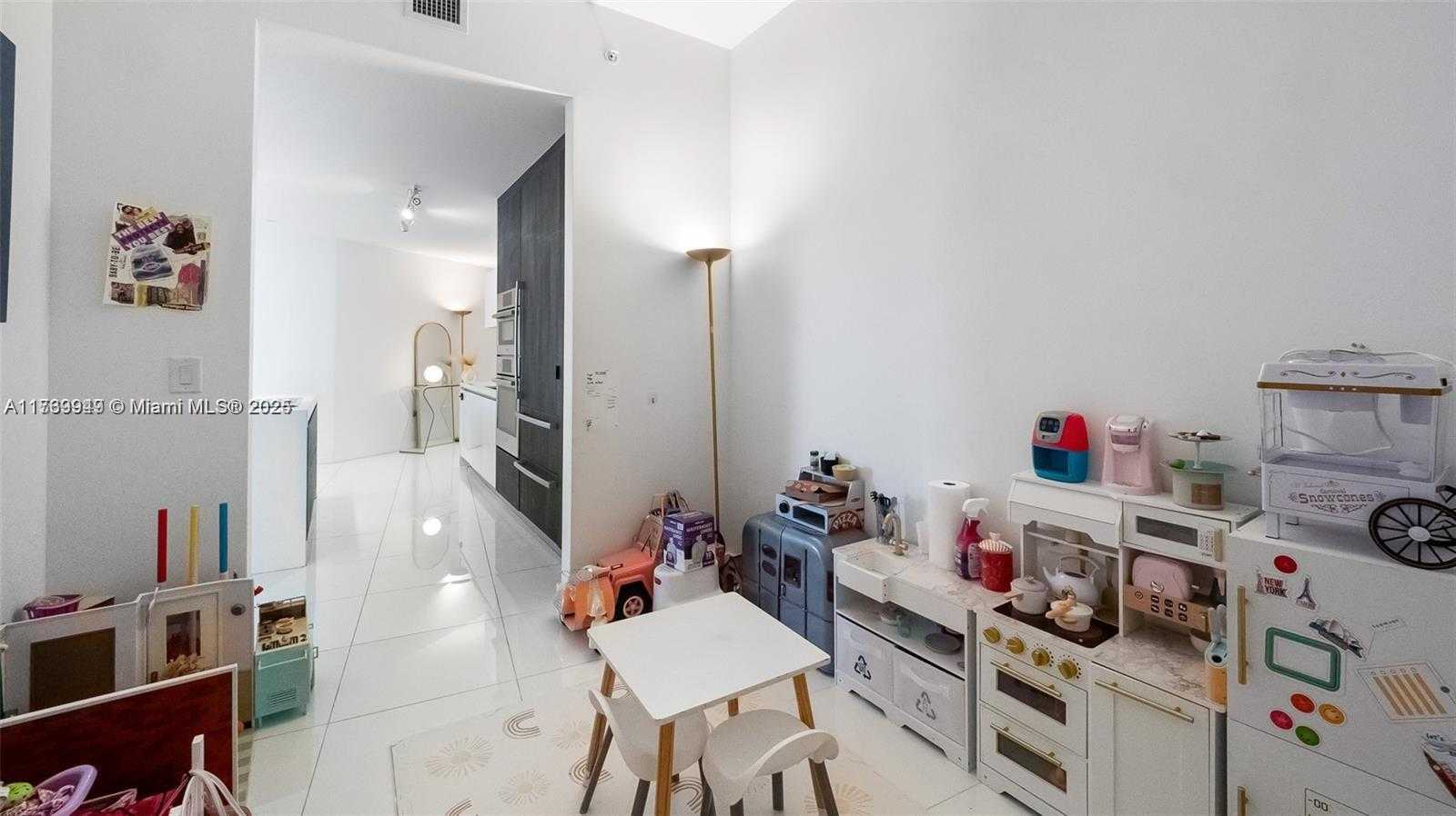 Small Image of 851 NORTH EAST 1ST AVE #3303, Miami Number 30