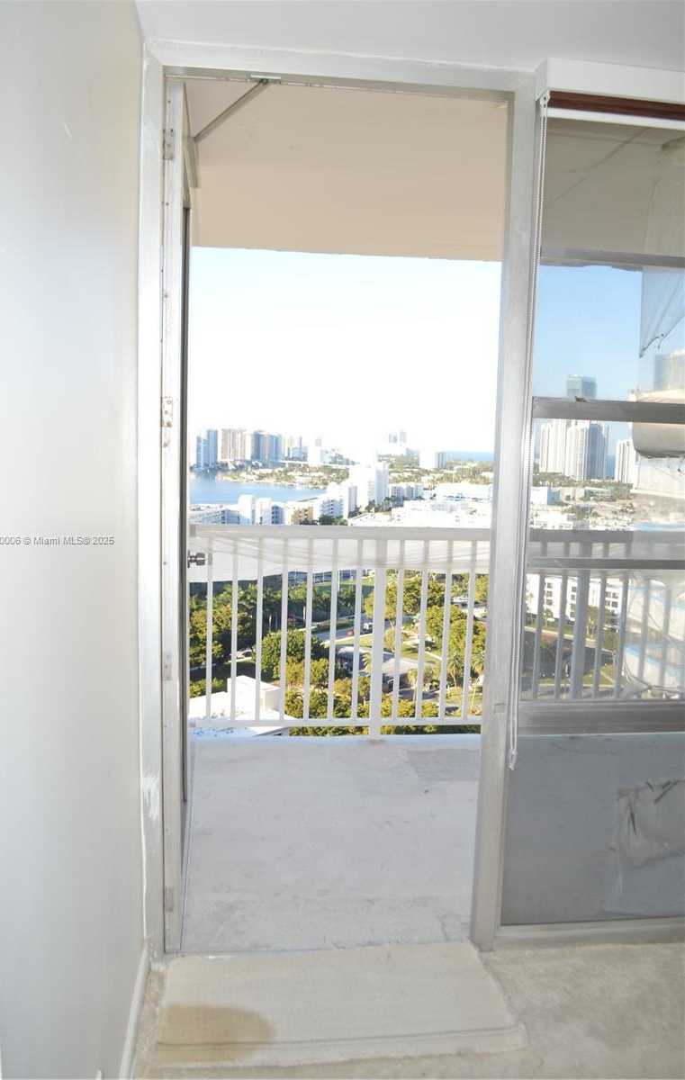 Small Image of 231 174TH ST #2402, Sunny Isles Beach Number 14
