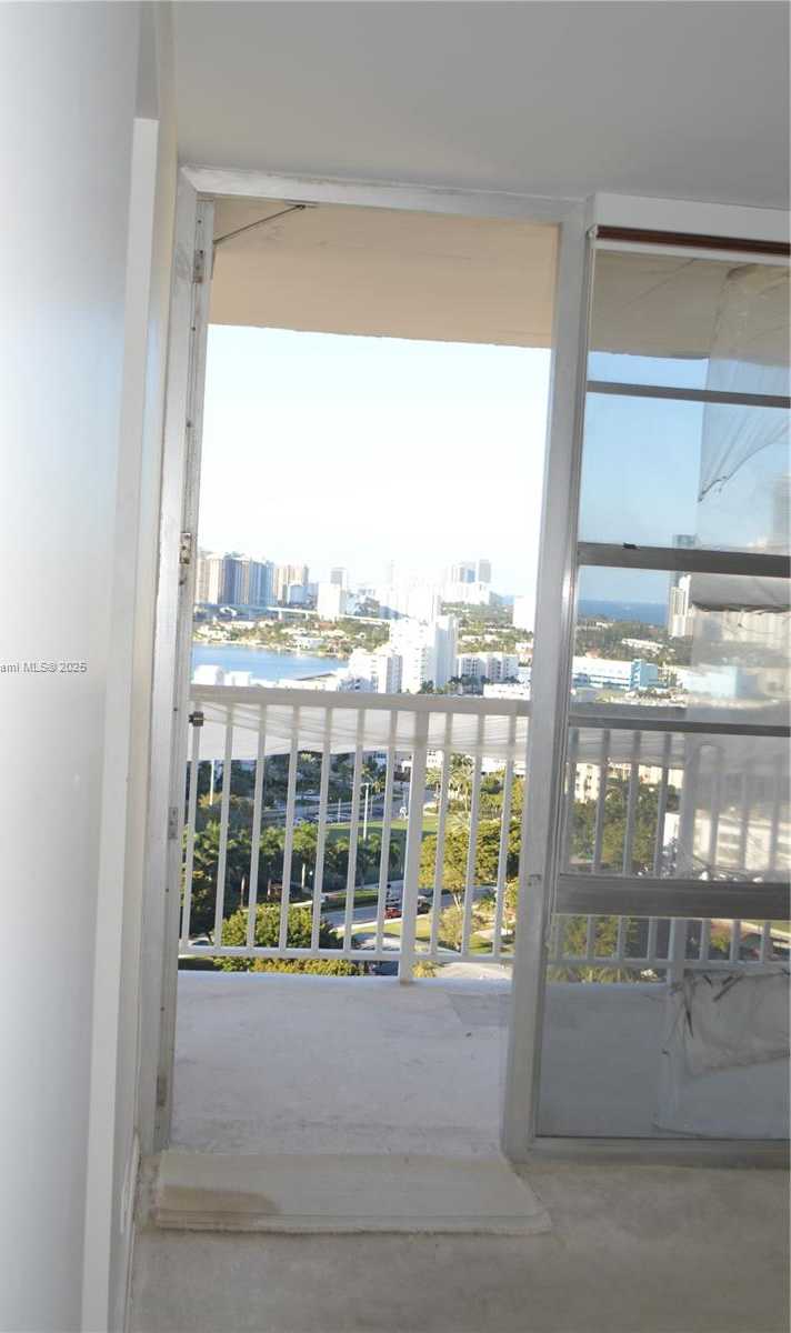 Small Image of 231 174TH ST #2402, Sunny Isles Beach Number 15
