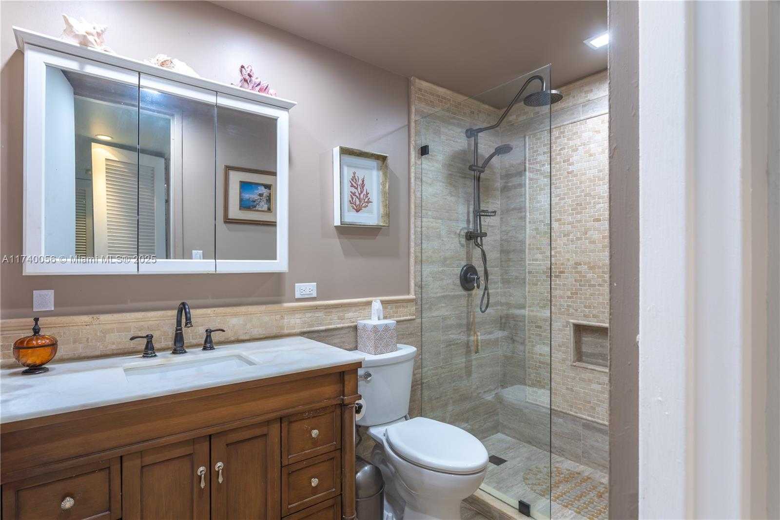 Small Image of 5055 COLLINS AVE #5C, Miami Beach Number 14