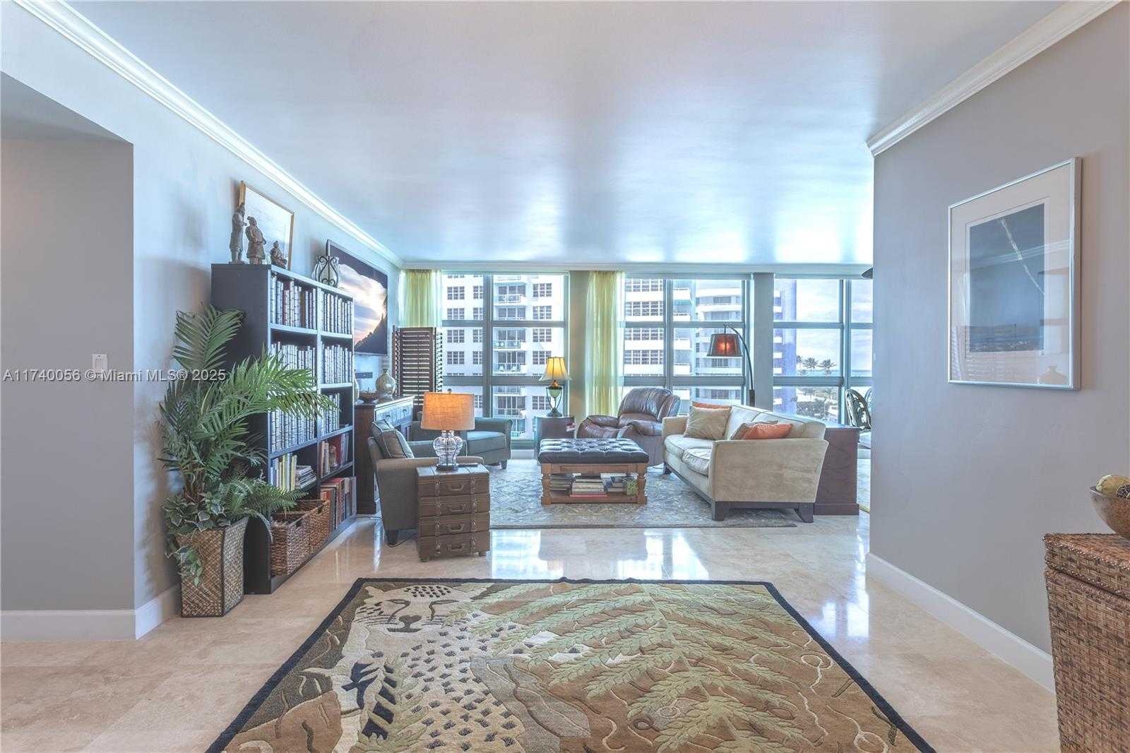 Small Image of 5055 COLLINS AVE #5C, Miami Beach Number 2