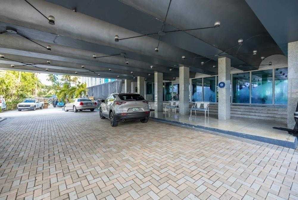 Small Image of 5055 COLLINS AVE #5C, Miami Beach Number 21