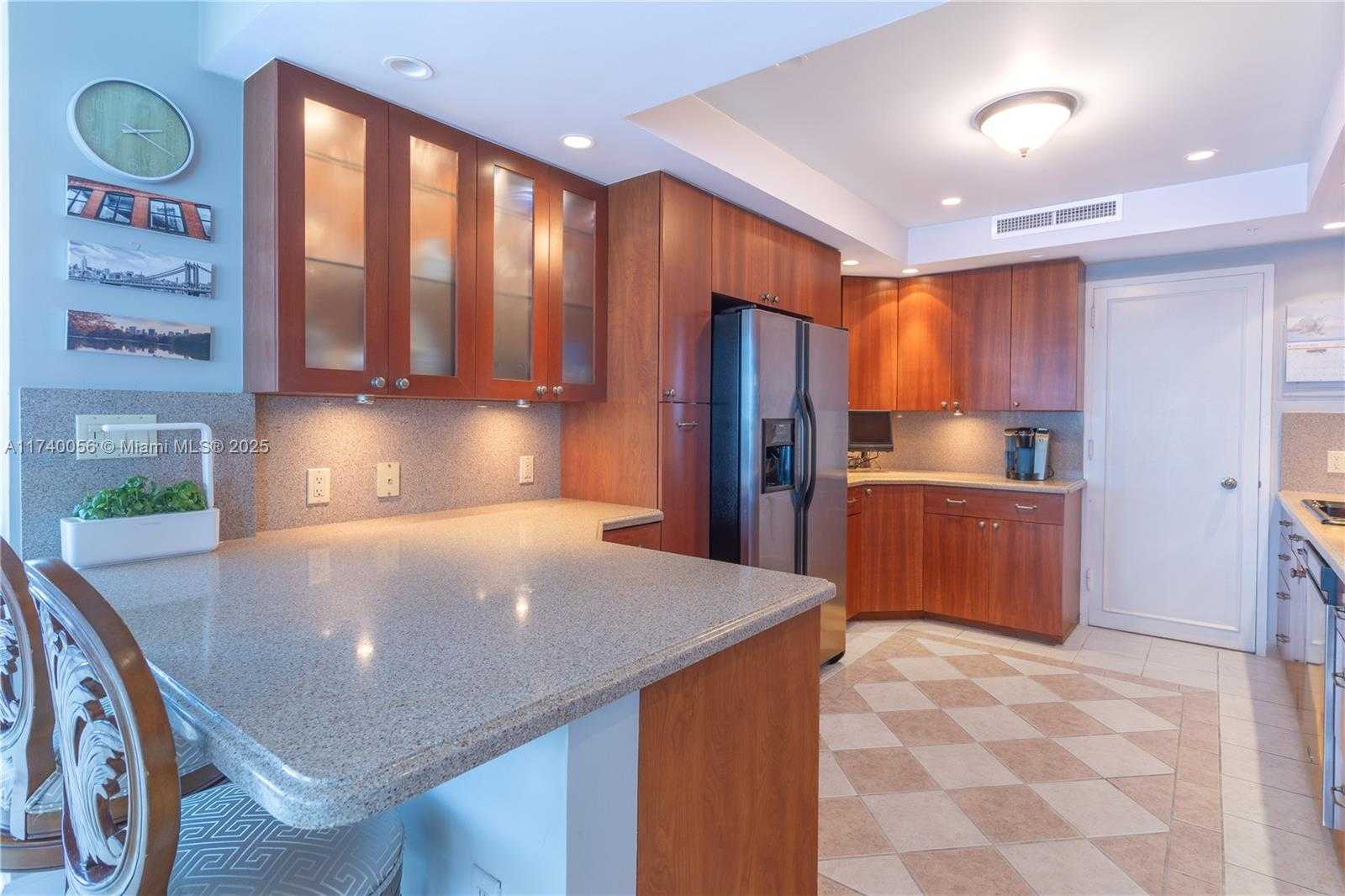 Small Image of 5055 COLLINS AVE #5C, Miami Beach Number 22