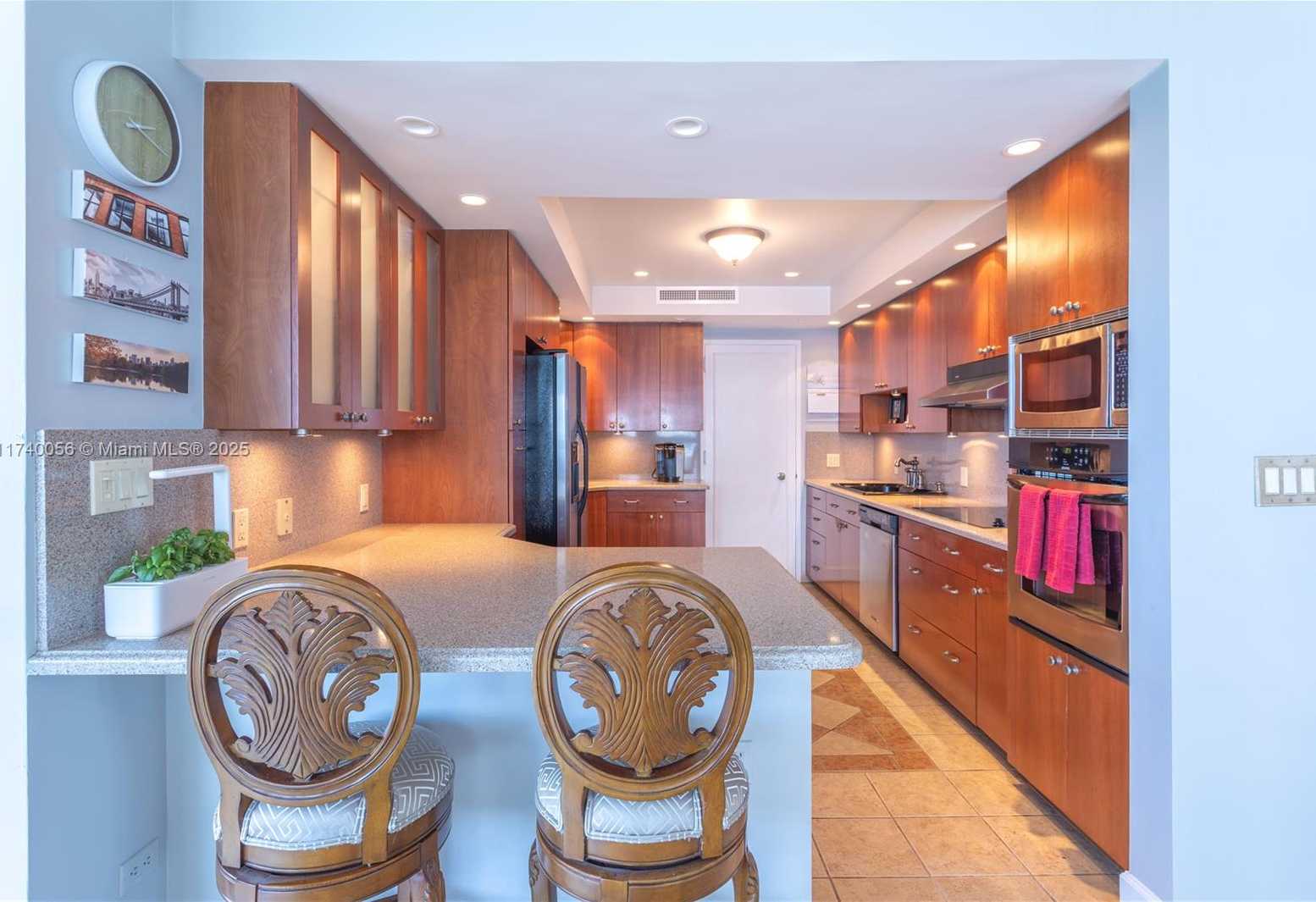 Small Image of 5055 COLLINS AVE #5C, Miami Beach Number 9