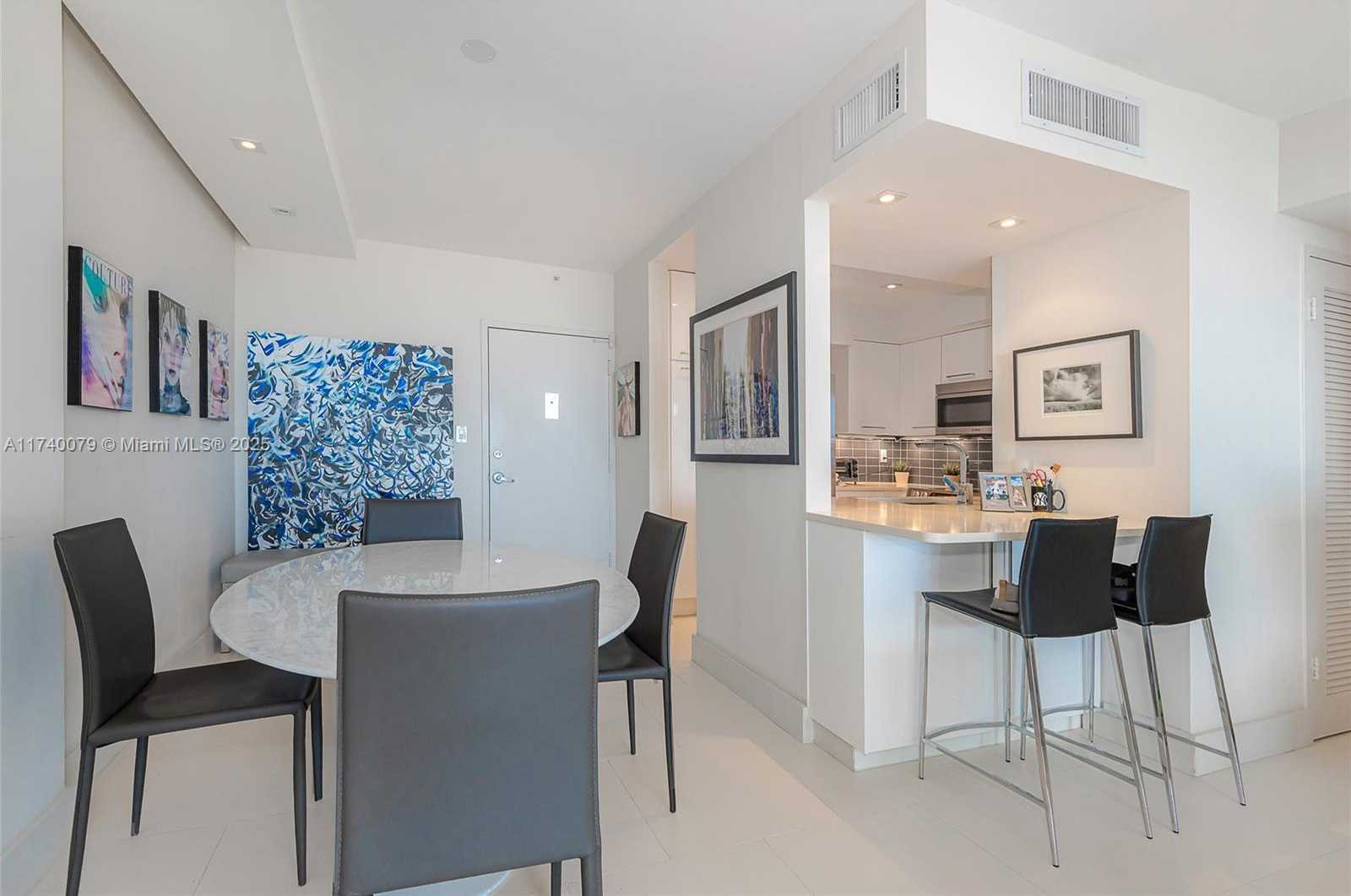 Small Image of 1000 WEST AVE #1009, Miami Beach Number 2