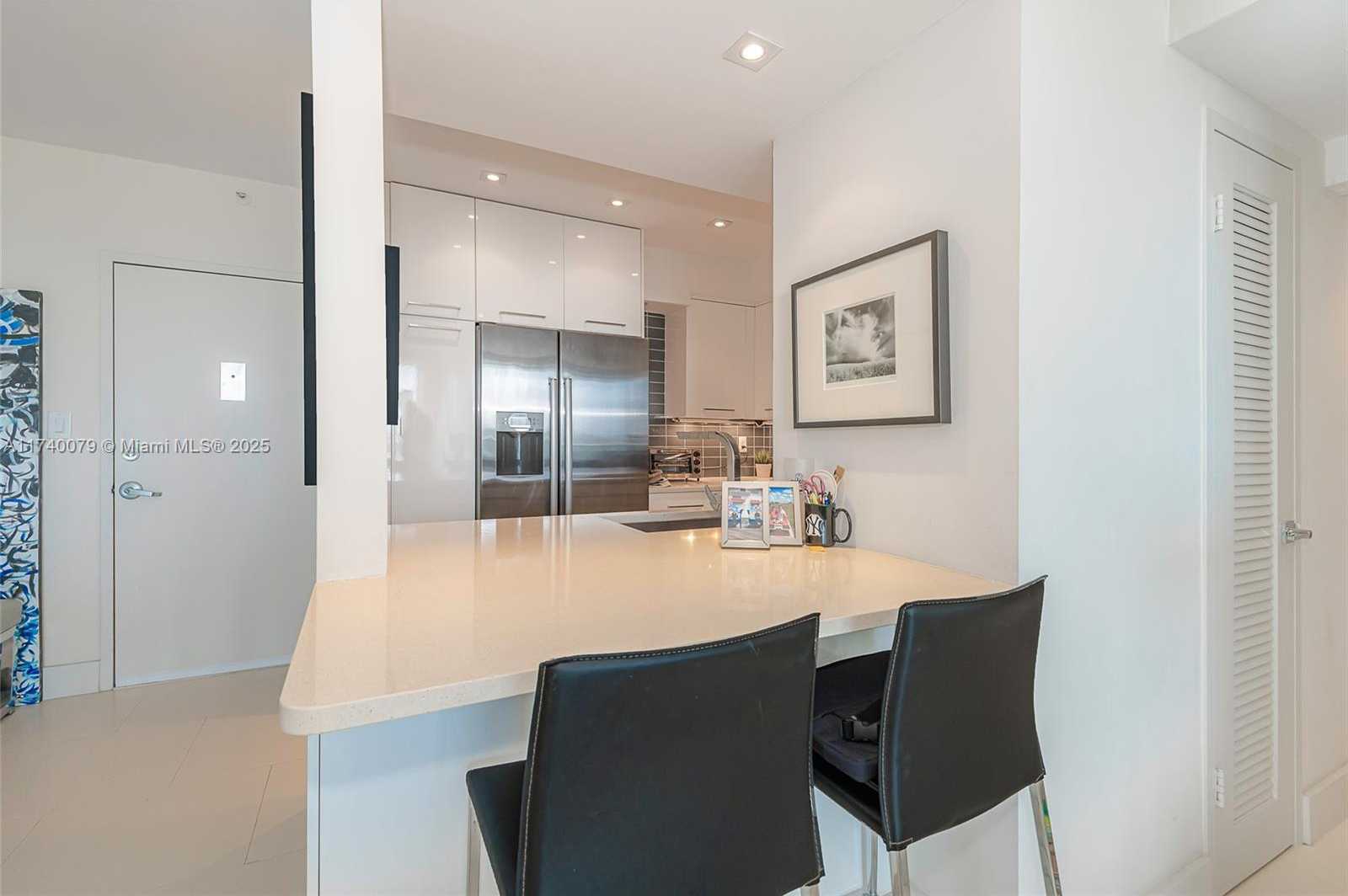 Small Image of 1000 WEST AVE #1009, Miami Beach Number 4