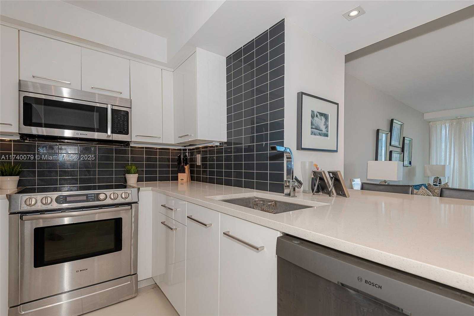 Small Image of 1000 WEST AVE #1009, Miami Beach Number 9