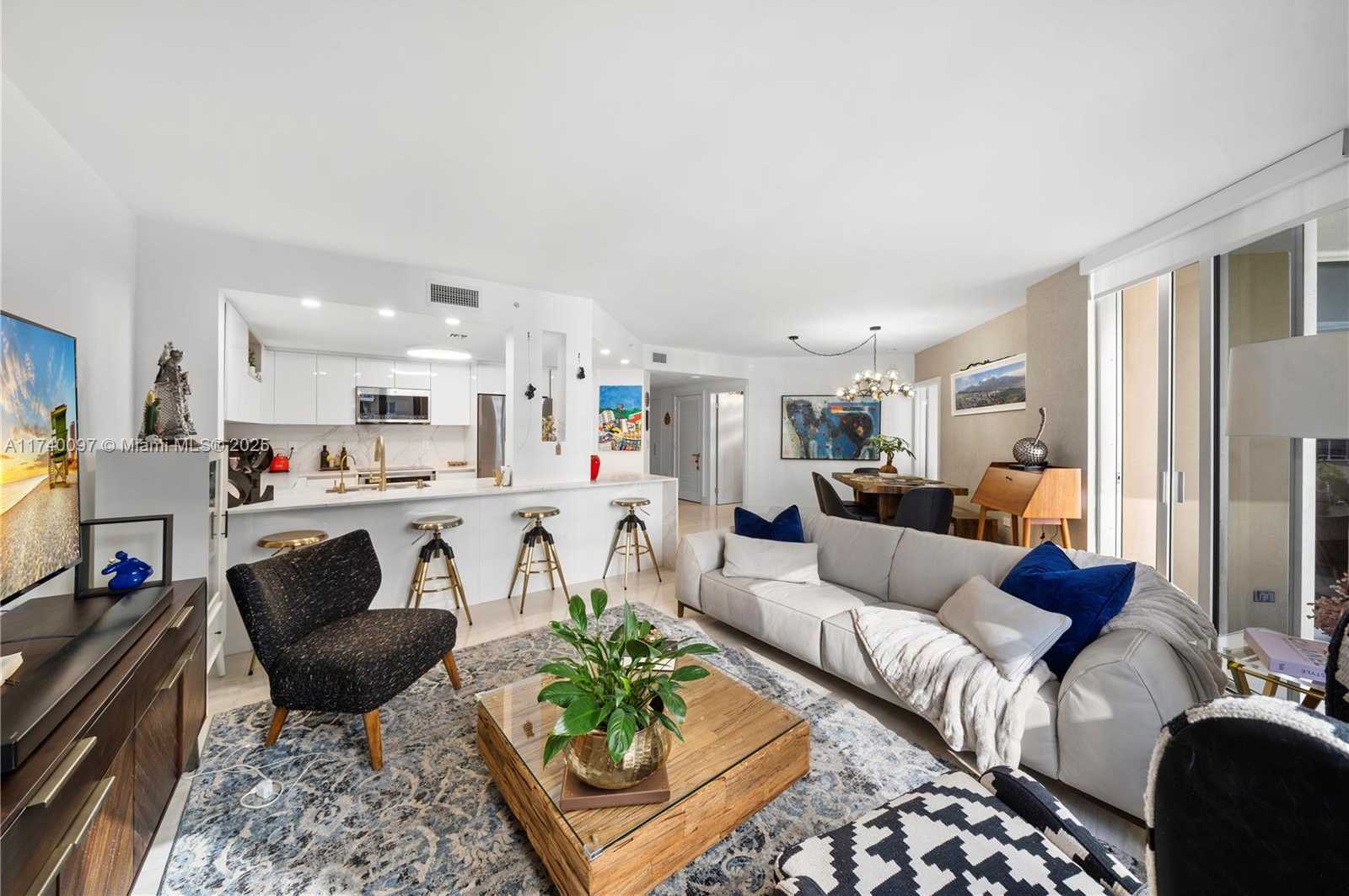 Small Image of 701 BRICKELL KEY BLVD #707, Miami Number 3