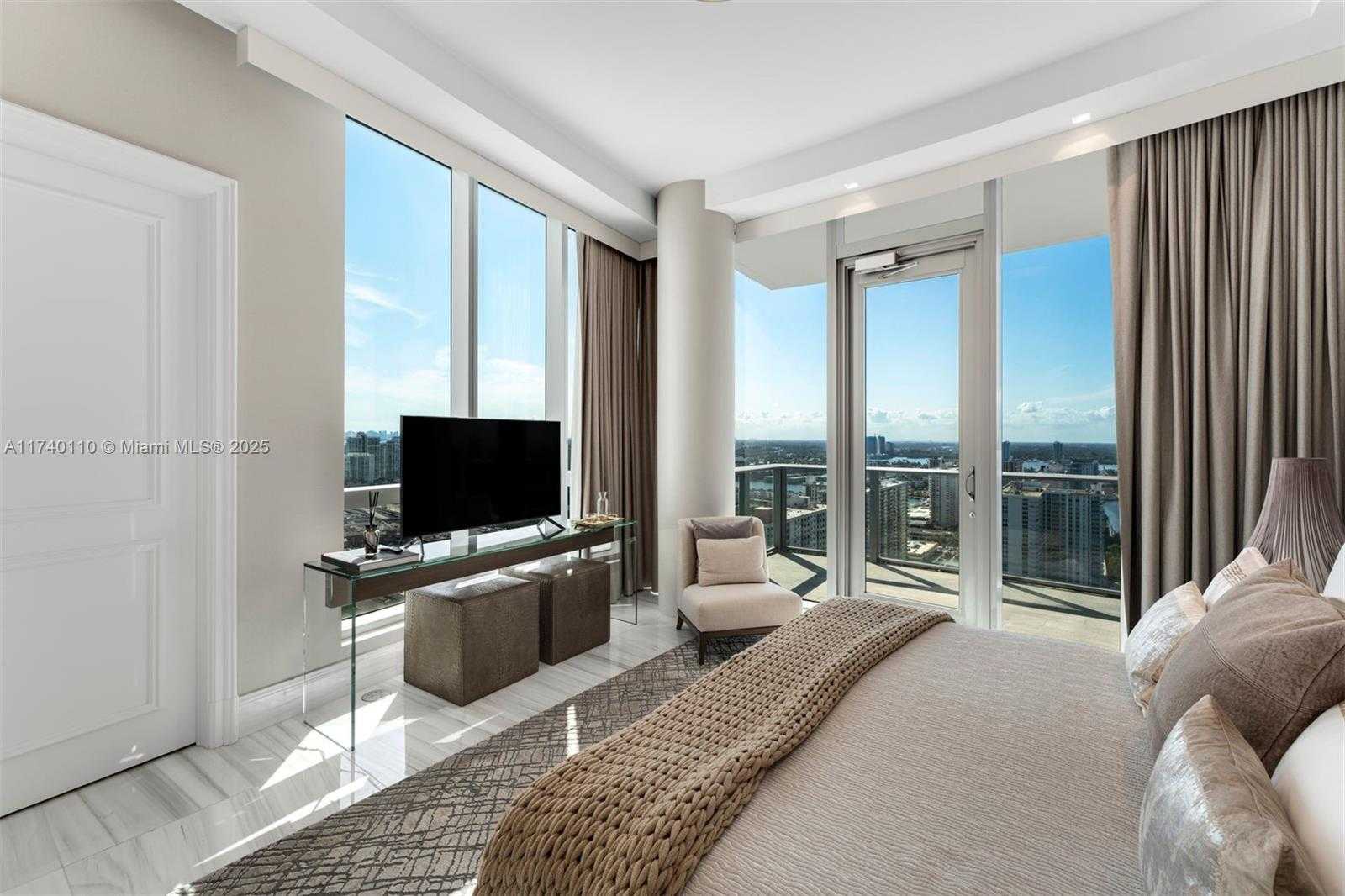 Small Image of 17475 COLLINS AVE #Sky Villa, Sunny Isles Beach Number 43
