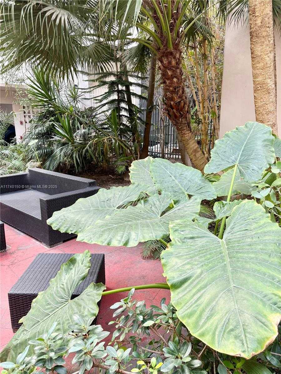 Small Image of 1420 Pennsylvania Ave, Miami Beach, FL 33139, USA Number 1