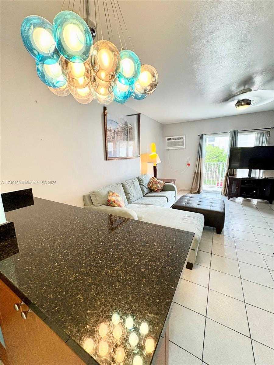 Small Image of 1420 Pennsylvania Ave, Miami Beach, FL 33139, USA Number 19