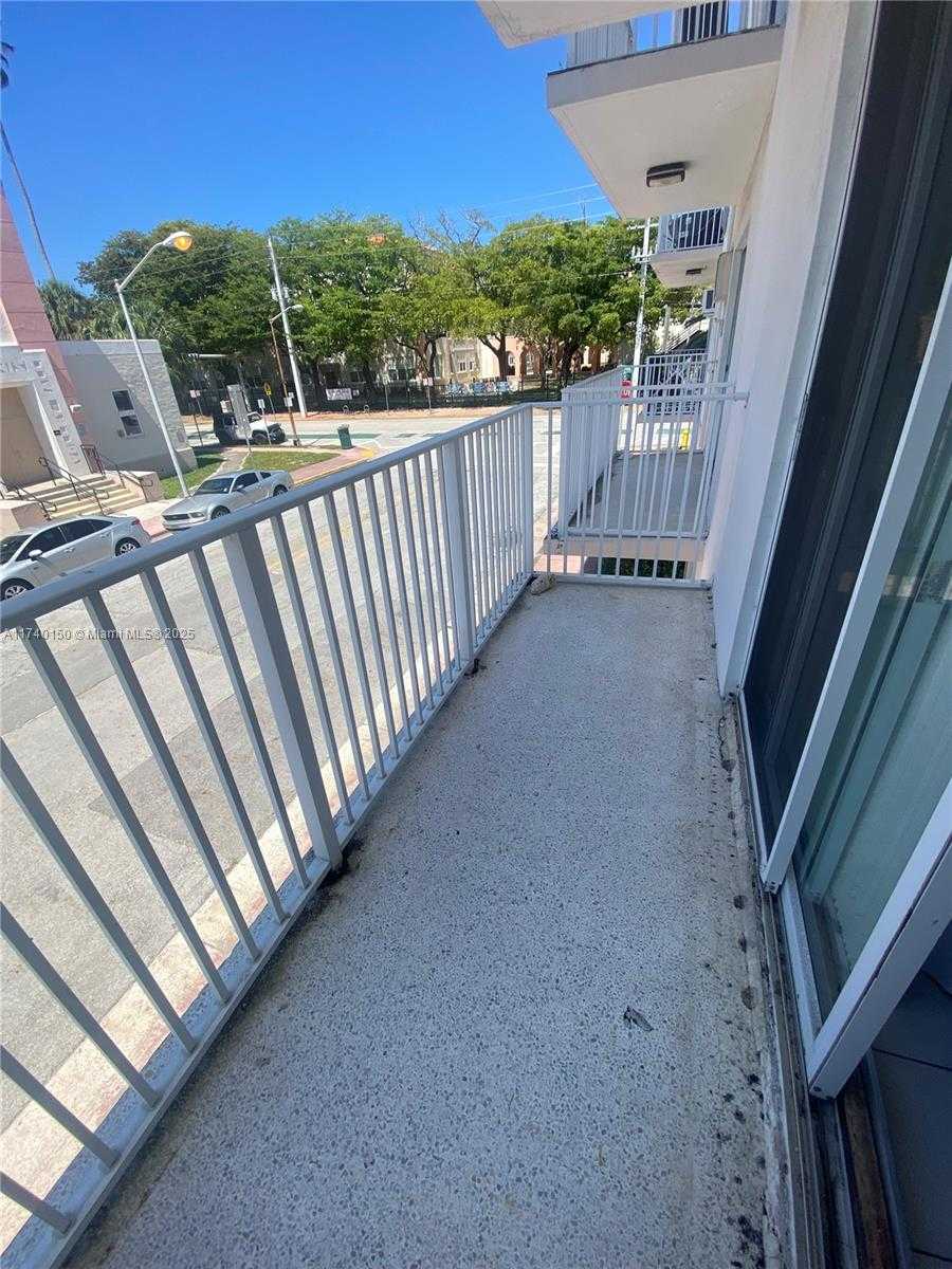 Small Image of 1420 Pennsylvania Ave, Miami Beach, FL 33139, USA Number 22