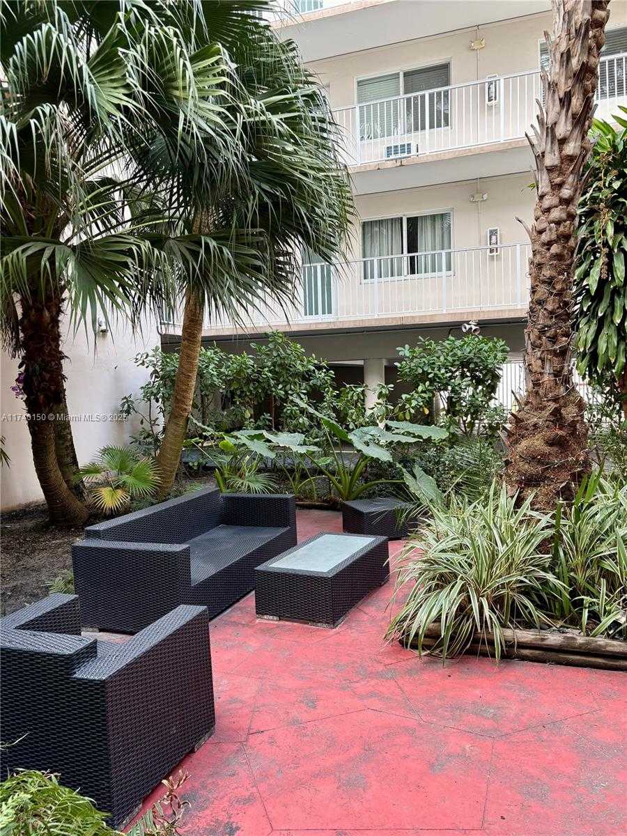 Small Image of 1420 Pennsylvania Ave, Miami Beach, FL 33139, USA Number 26