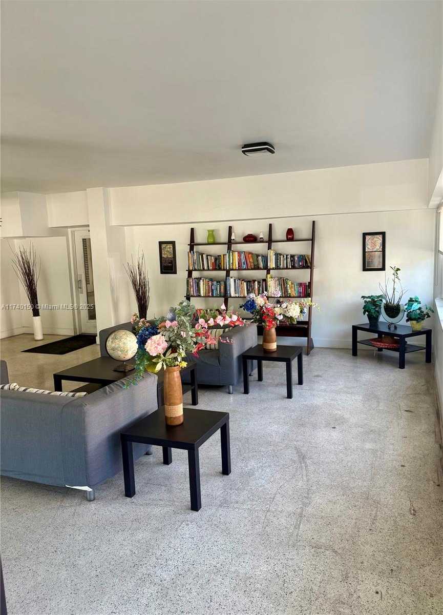 Small Image of 1420 Pennsylvania Ave, Miami Beach, FL 33139, USA Number 29