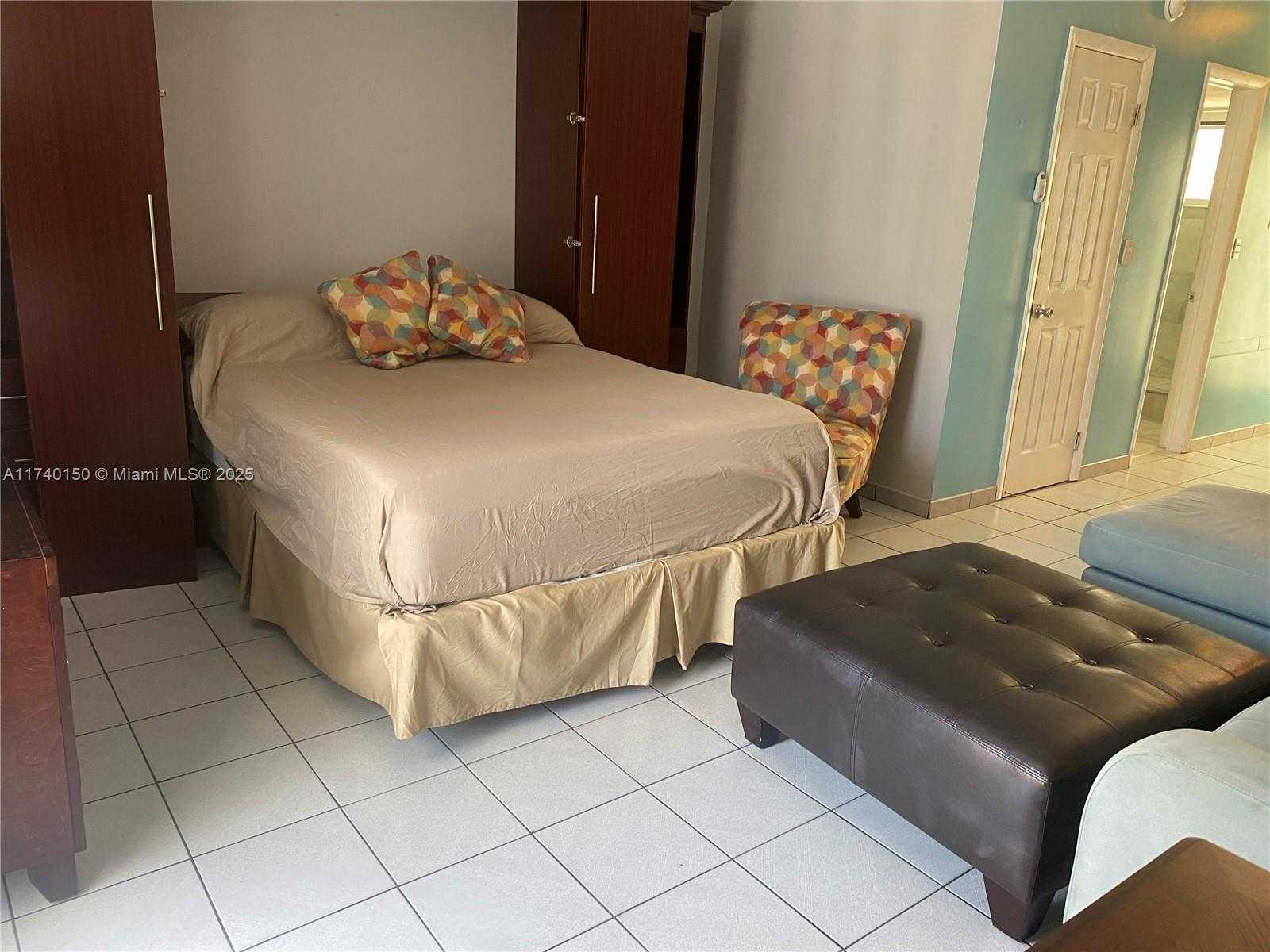 Small Image of 1420 Pennsylvania Ave, Miami Beach, FL 33139, USA Number 8