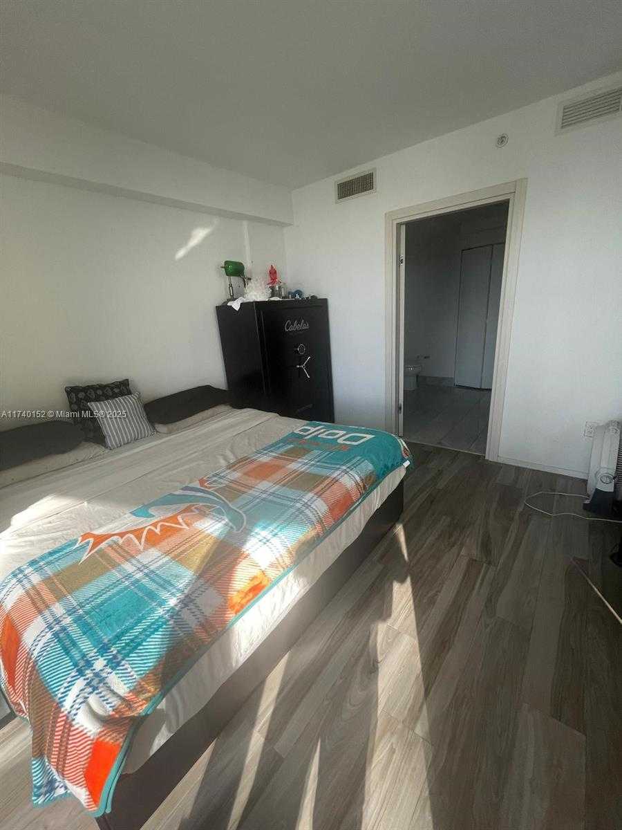 Small Image of 801 SOUTH MIAMI AVE #4204, Miami Number 20